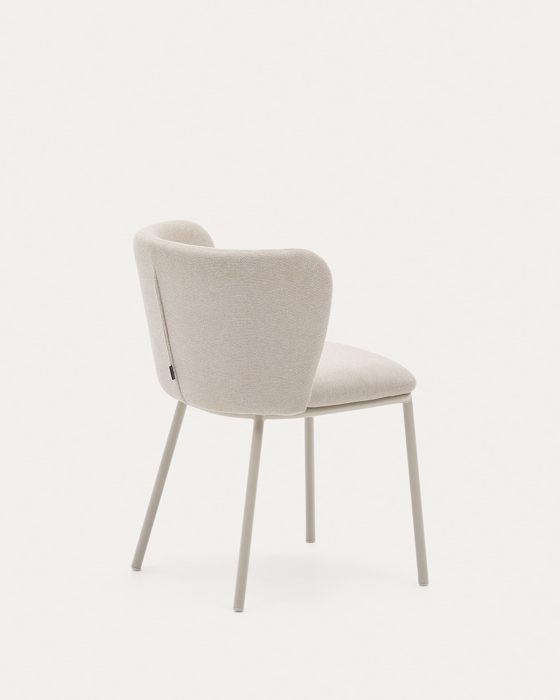 Eleganter Stuhl Ciselia aus beigem Chenille und FSC-zertifiziertem Stahl, ideal für stilvolle und umweltbewusste Einrichtungen.