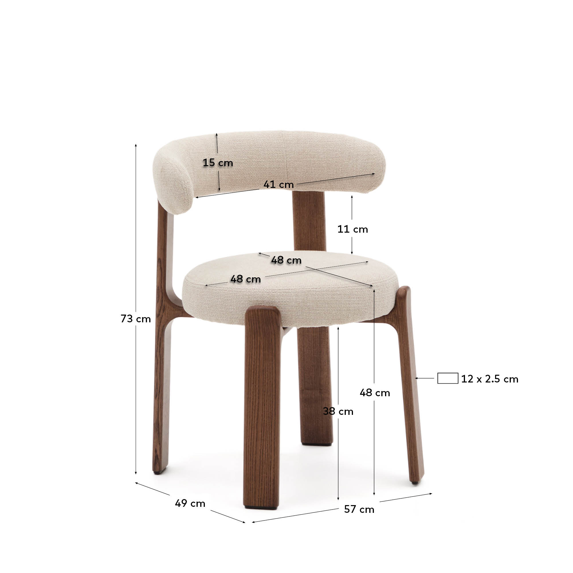 Erleben Sie den Granite Stuhl von Kave Home: Elegante Chenille in Beige trifft auf massives Eschenholz mit Walnuss-Finish für zeitloses Design.