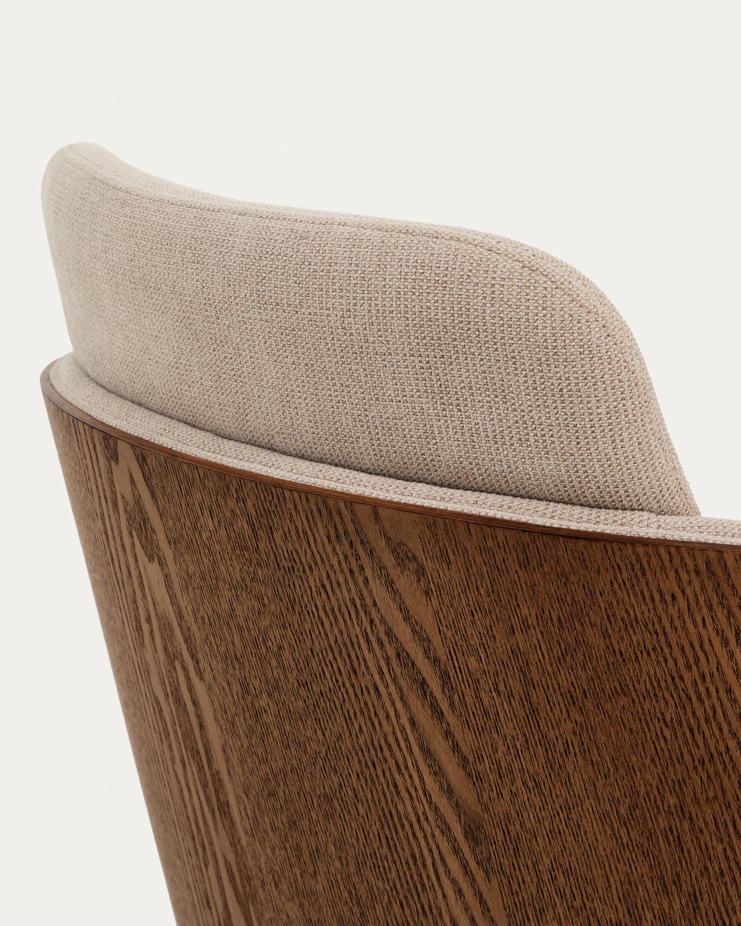 Schreibtischstuhl Madai aus brauner Chenille und Eschenfurnier in Nussbaum-Optik, FSC Mix Credit in Dunkelbraun präsentiert im Onlineshop von KAQTU Design AG. Bürostuhl ist von Kave Home