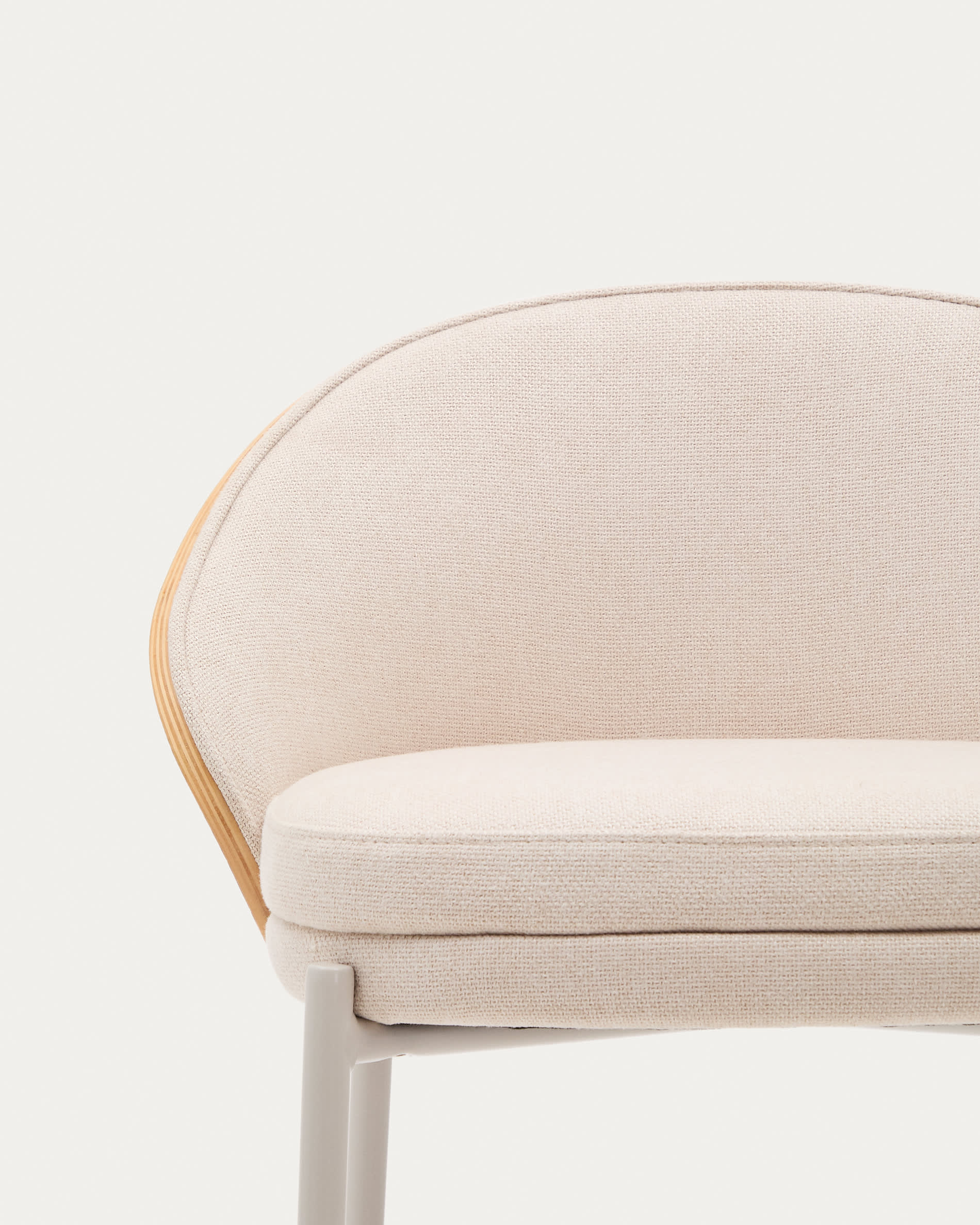 Eleganter Hocker Eamy, 77 cm hoch, mit beigem Chenille, Eschenfurnier und Metall, perfekt für moderne Wohnräume.