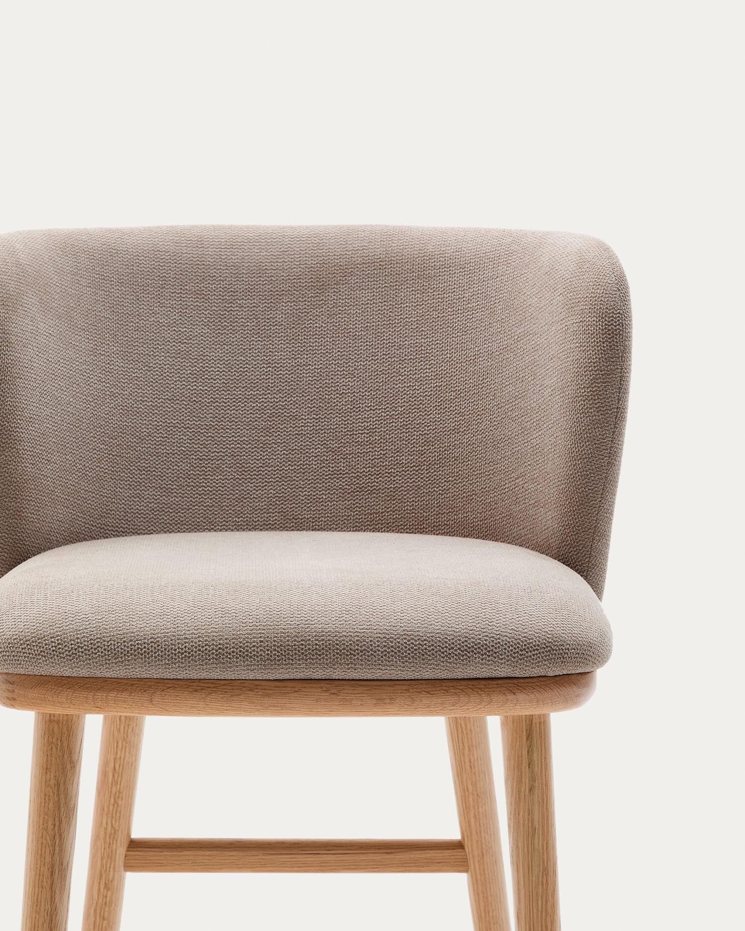 Eleganter Hocker Ciselia, 75 cm hoch, aus luxuriöser brauner Chenille und robustem Eschenholz, ideal für stilvolle Wohnräume.