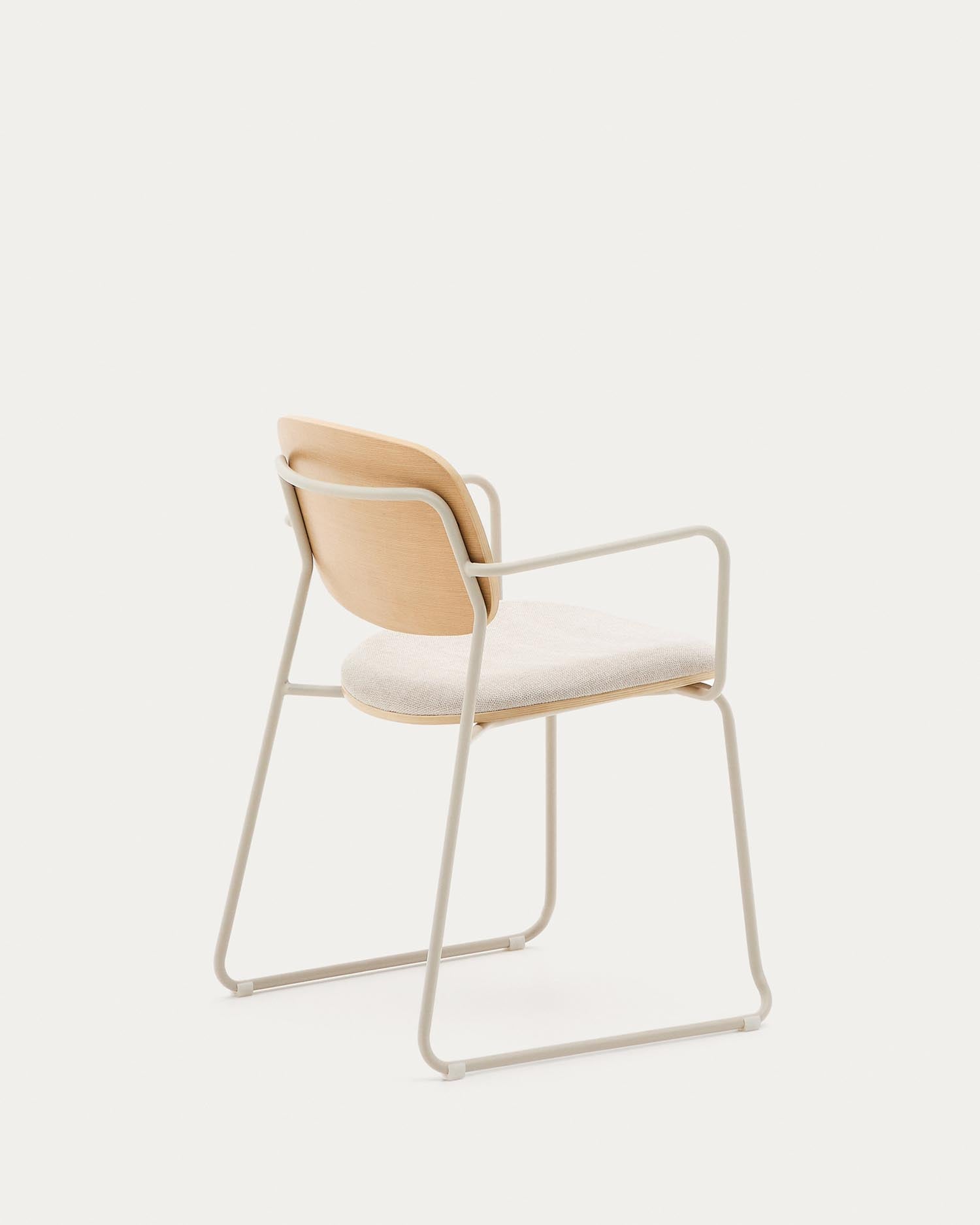 Erleben Sie den Stuhl Meli von Kave Home: Einzigartiges Eschenfurnier, komfortable Chenille-Sitzfläche und modernes, beiges Metallgestell für stilvolle Akzente.