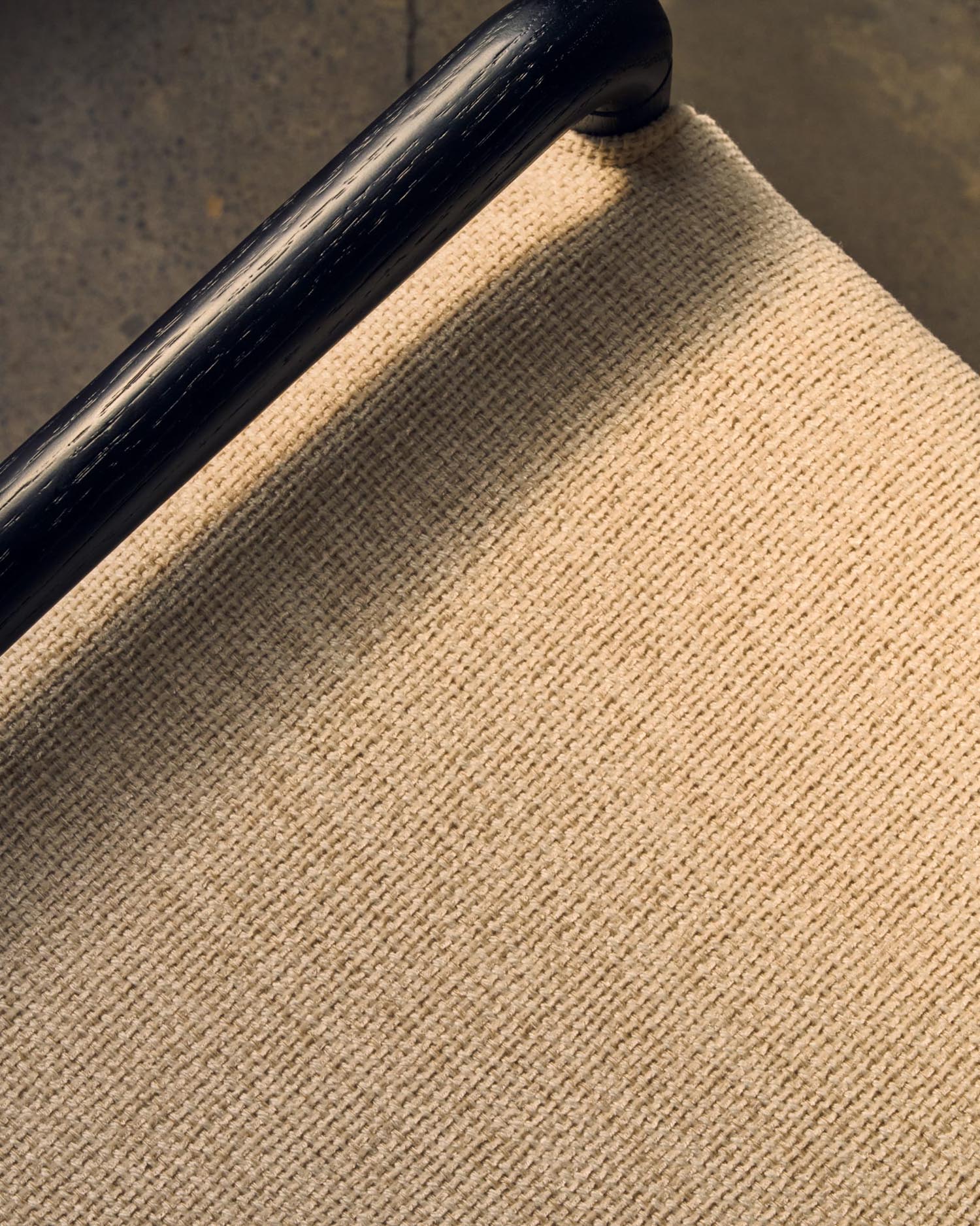 Elegante Polsterbank aus FSC-zertifiziertem Eichenholz, 120 cm, mit abnehmbarem Bezug, in modernem Schwarz von Kave Home.