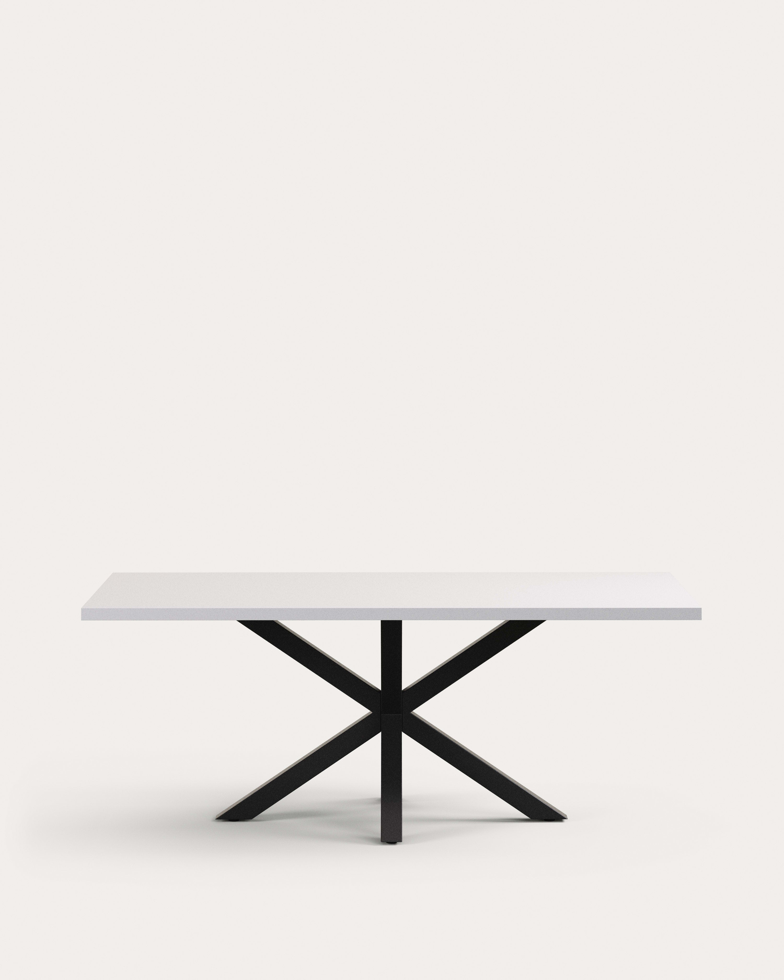 Moderner Tisch Argo: Weisse Melaminplatte, schwarze Stahlbeine, 200x100 cm. Stilvoll, langlebig, ideal für gesellige Runden.