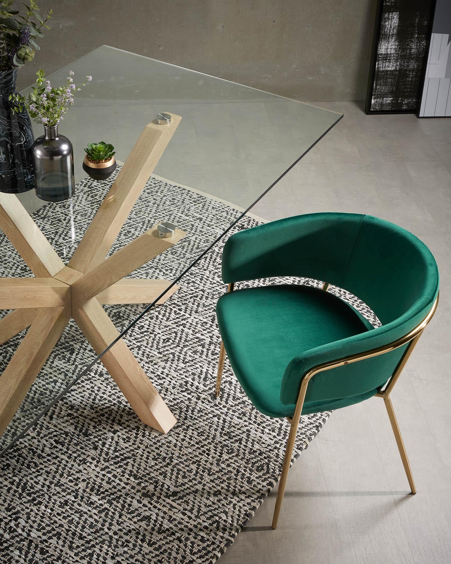 Moderner Argo Tisch: Glasplatte, Stahlbeine in Holzoptik, 200x100 cm, perfekt für stilvolle Wohn- und Essbereiche.