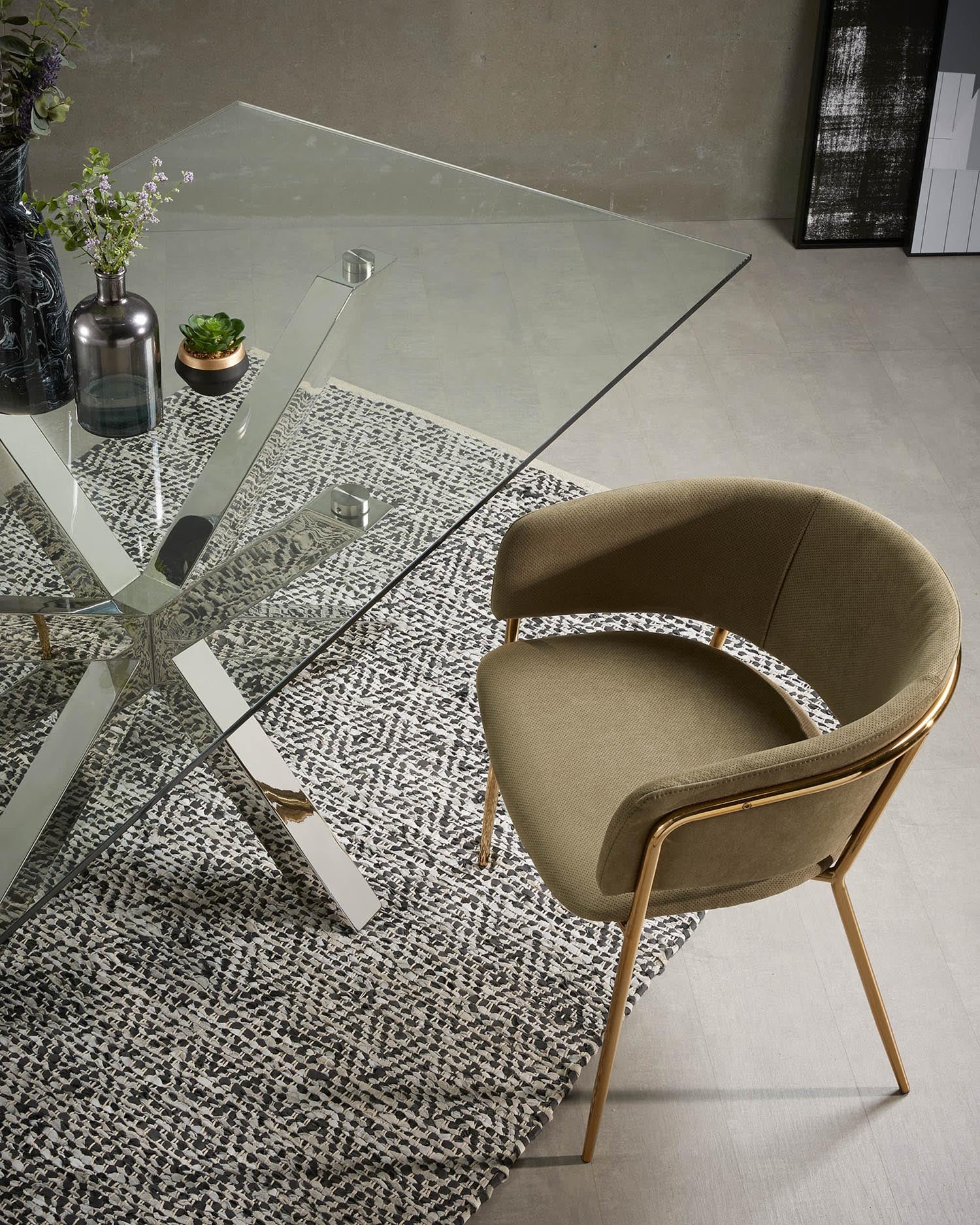 Moderner Argo Tisch mit Glasplatte und Edelstahlbeinen, 160x90 cm, ideal für stilvolle Wohn- und Essbereiche.