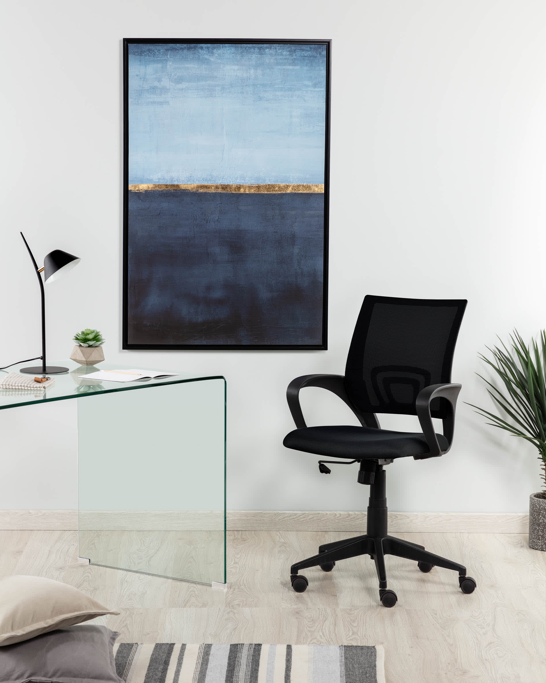 Eleganter Glastisch Burano 125x70 cm von Kave Home, perfekt für moderne Räume, mit zeitlosem Design und robuster Qualität.