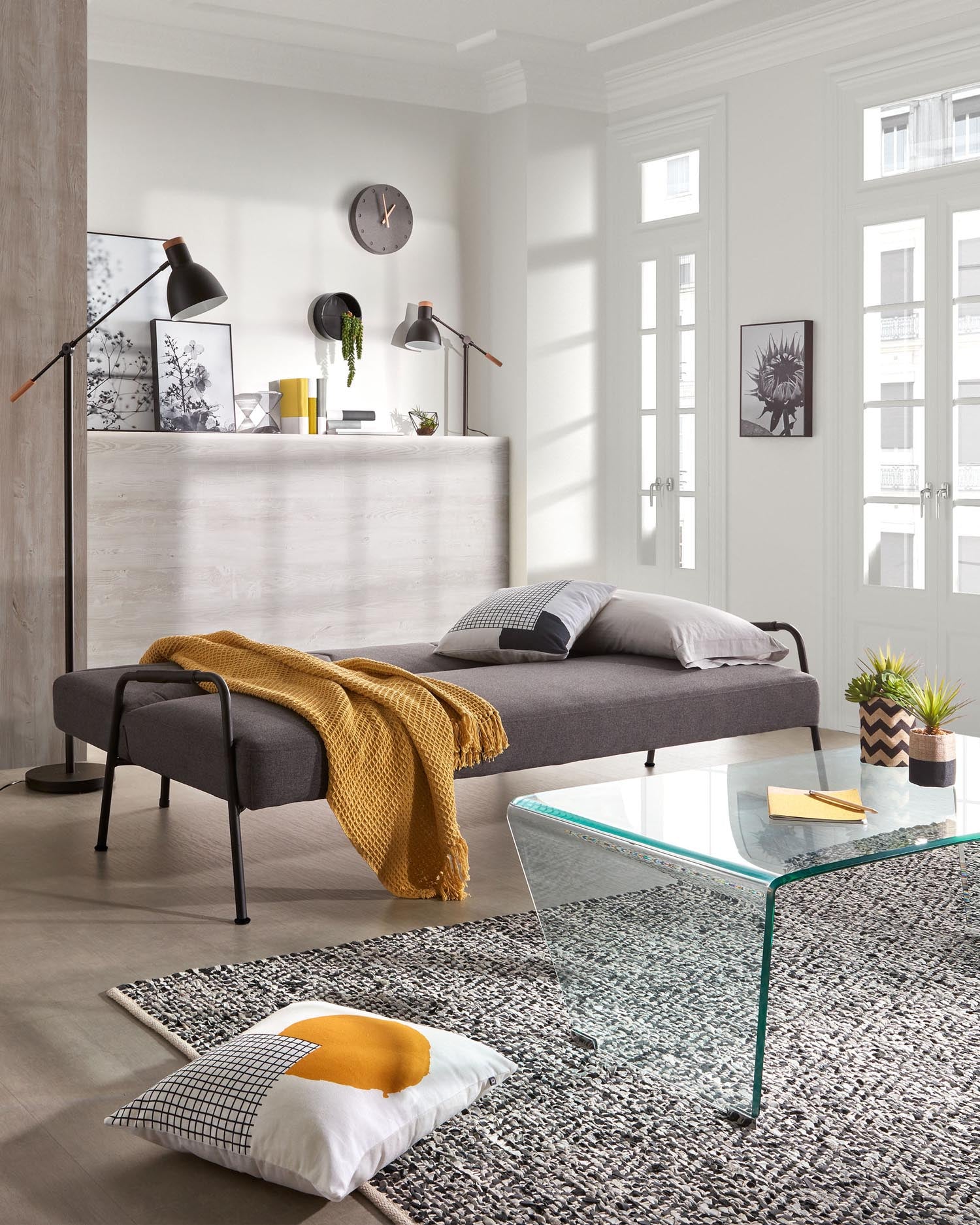 Eleganter Couchtisch Burano aus Glas, 120x60 cm, von Kave Home. Perfekt für moderne und geschmackvolle Wohnbereiche.