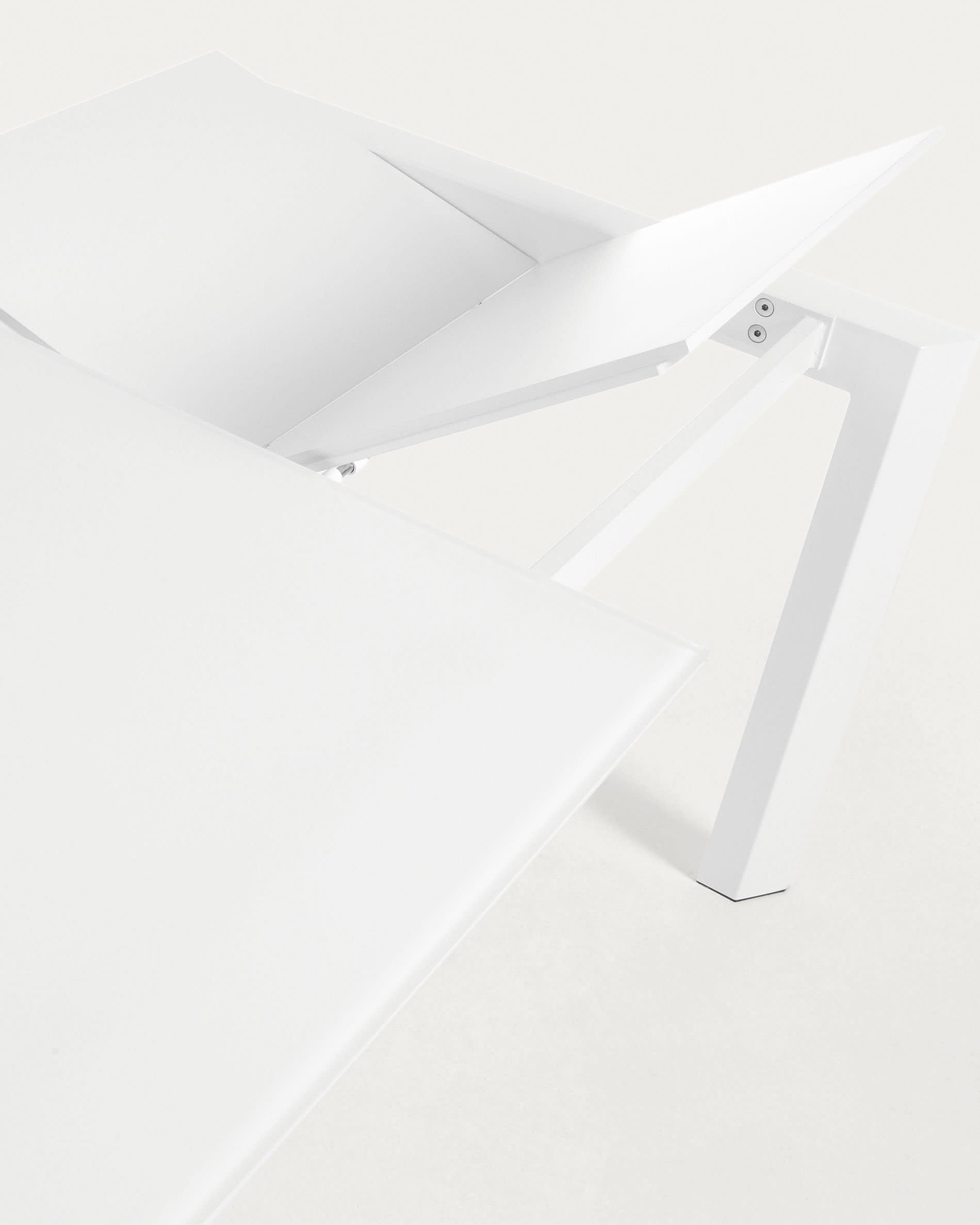 Moderner Axis Ausziehtisch von Kave Home mit stilvoller Glasoberfläche und stabilen Stahlbeinen, erweiterbar von 160 auf 220 cm für gesellige Anlässe.