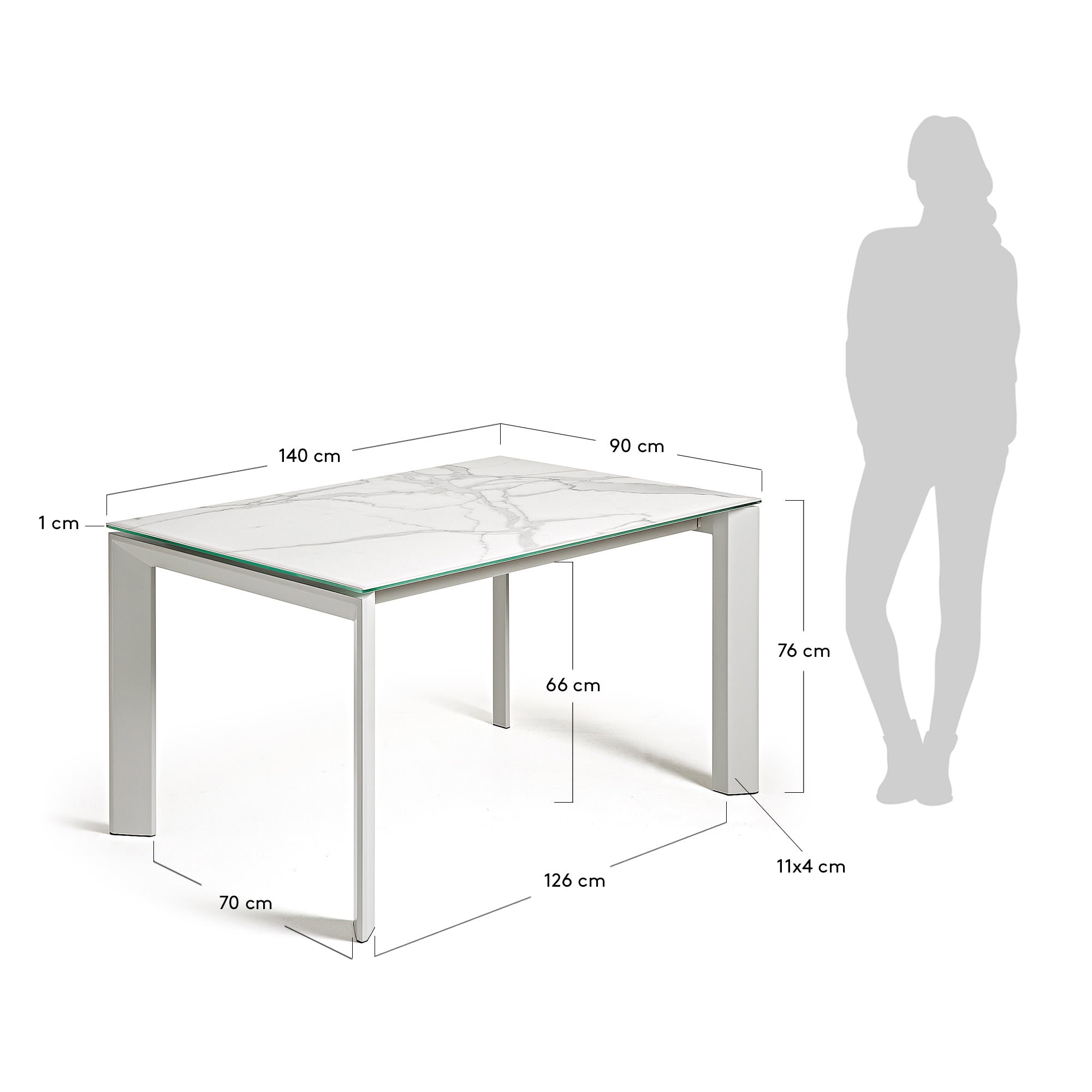 Der Axis Ausziehtisch von Kave Home kombiniert modernes Design mit praktischer Flexibilität. Seine elegante Feinsteinzeug-Oberfläche in Kalos Blanco und graue Beine bieten Stabilität und Stil, ideal für jede Esszimmergestaltung.