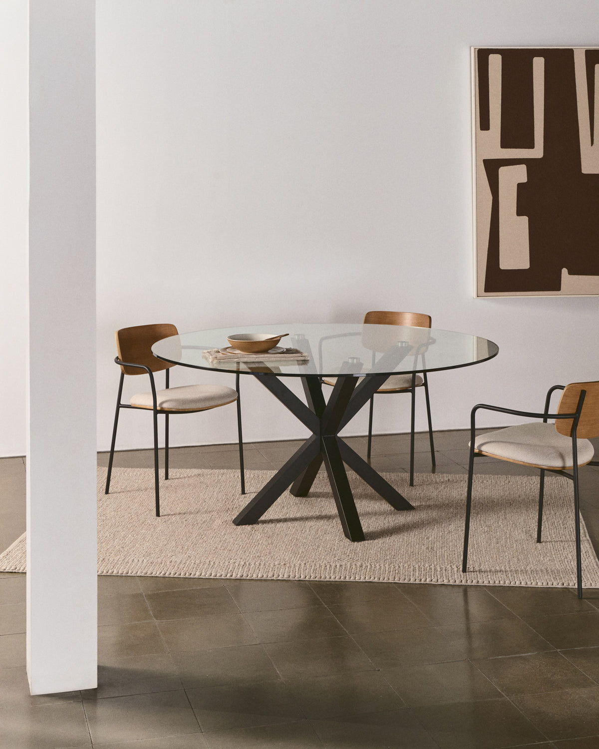 Argo runder Tisch aus Glas und Stahlbeine mit schwarzem Finish Ø 119 cm in Transparent, Schwarz präsentiert im Onlineshop von KAQTU Design AG. Esstisch ist von Kave Home