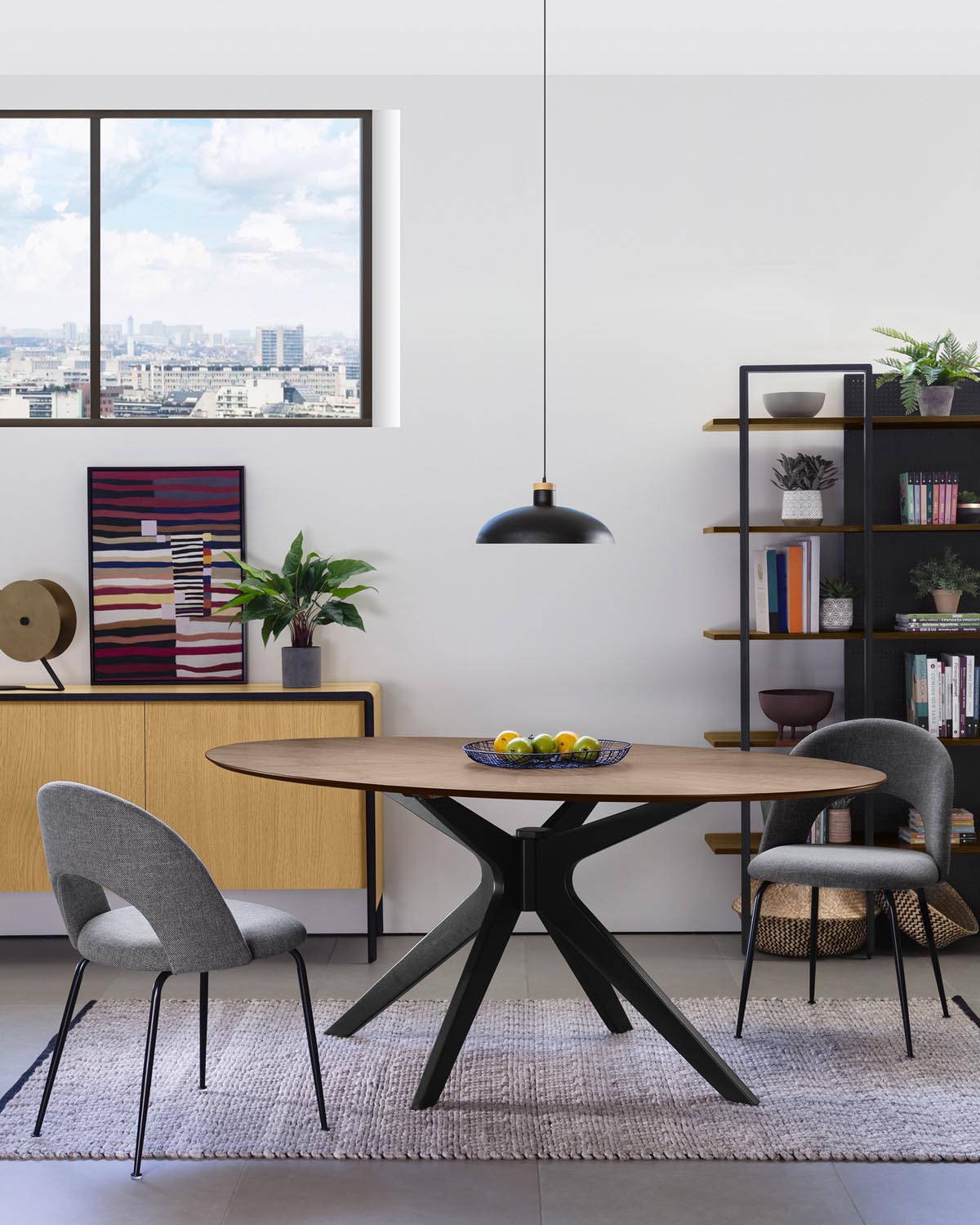 Mahalia Stuhl: Dunkelgrau, Stahlbeine, modernes schwarzes Finish.