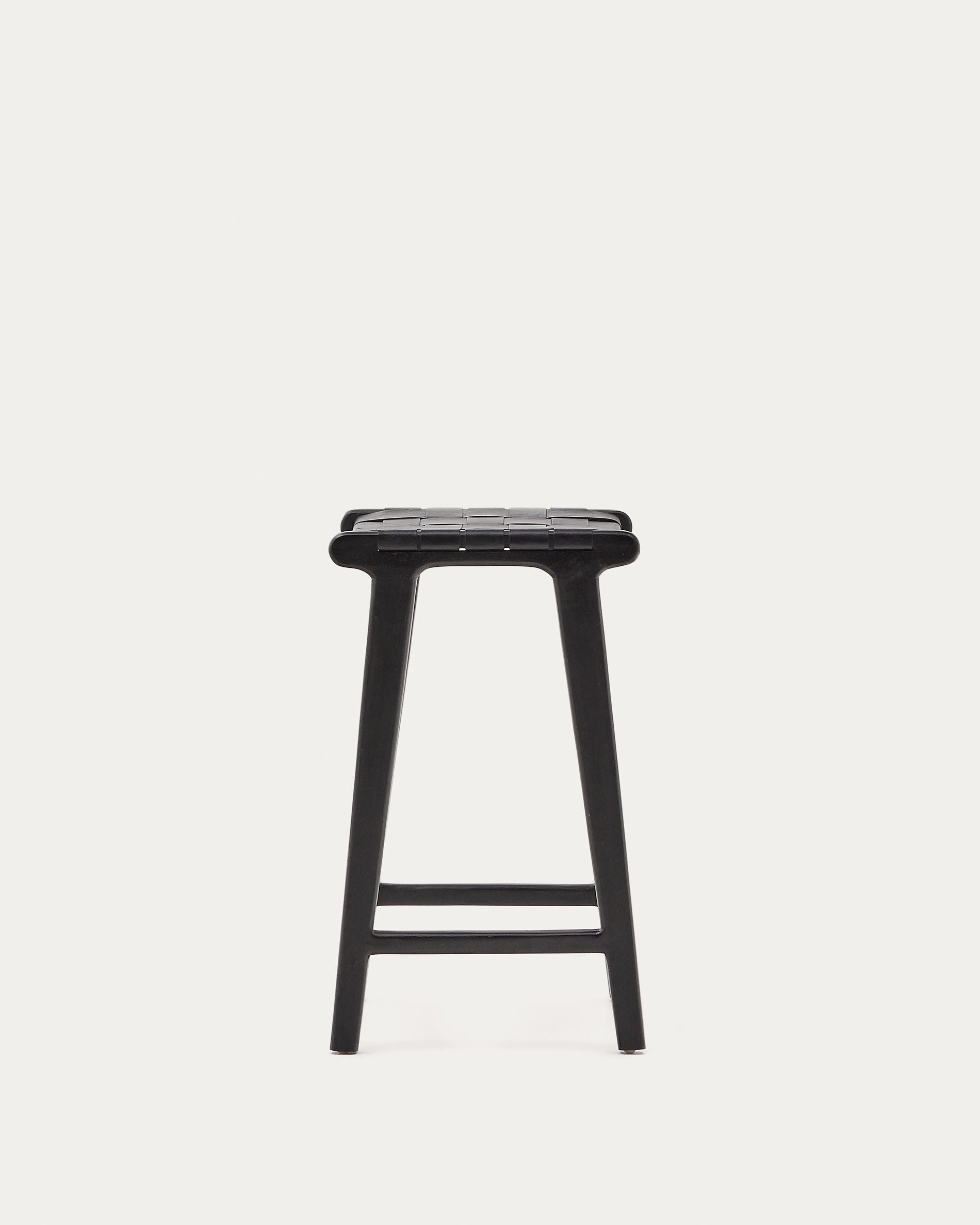 Stilvoller Hocker aus hochwertigem Leder und massivem Mahagoni mit schwarzem Finish, 67 cm hoch. Perfekt für moderne Wohnräume.