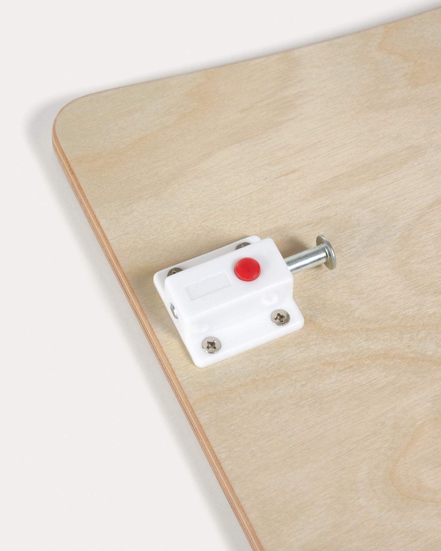 Hochwertiges Tablett aus Birkenfurnier für den Nuun-Stuhl von Kave Home. Sicher, flexibel und ideal für die Entwicklung Ihres Kindes.