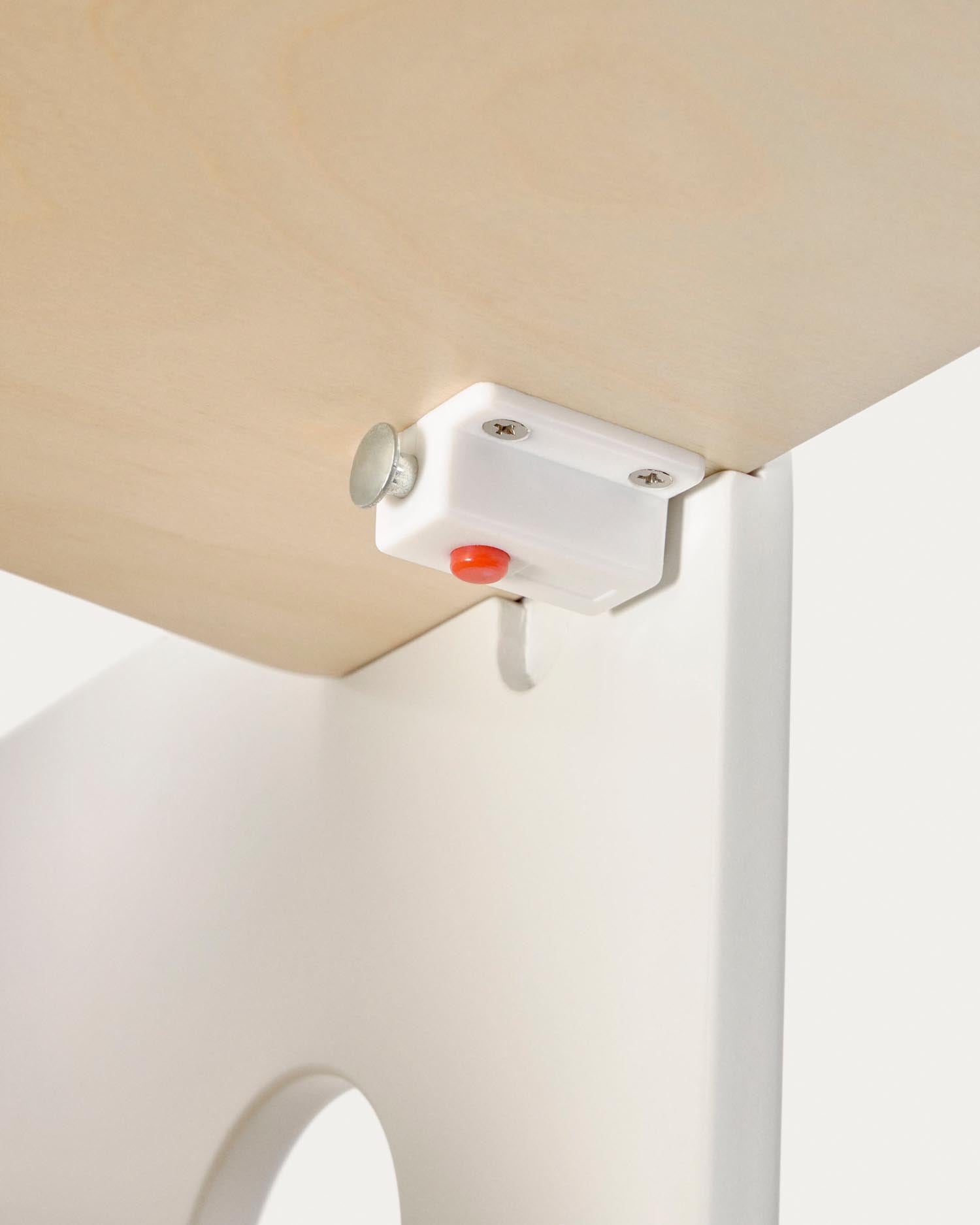 Praktisches Tablett aus robustem Birkenfurnier für den Nuun-Stuhl. Sicher, stilvoll und fördert die Entwicklung Ihres Kindes.