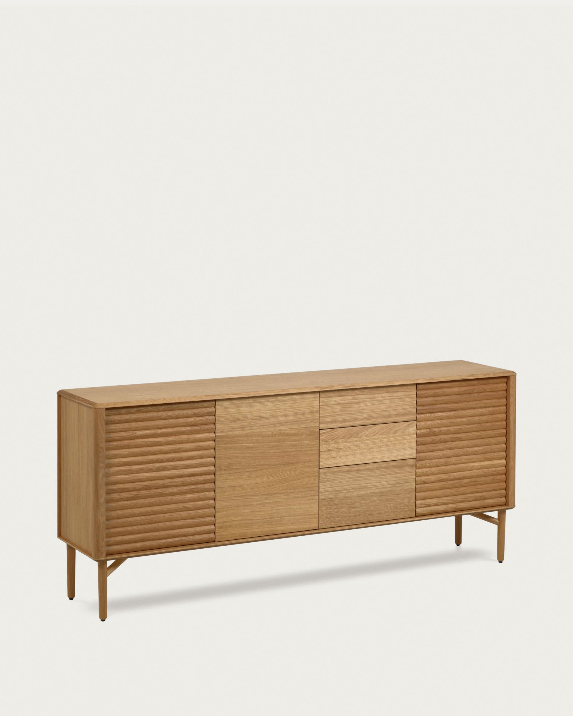 Elegantes Lenon Sideboard aus Eiche mit FSC-Zertifikat, 200x86 cm.
