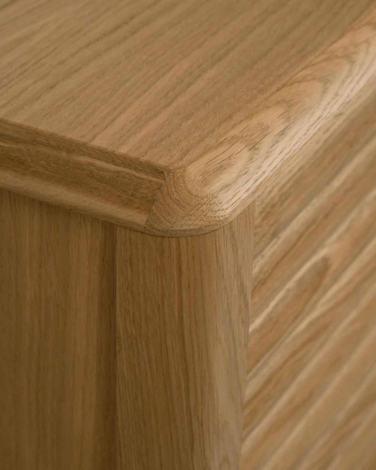 Lenon Sideboard 2 Türen 3 Schubladen Eichenholz und -furnier 155 x 86 cm FSC MIX Credit in Natur präsentiert im Onlineshop von KAQTU Design AG. Sideboard ist von Kave Home