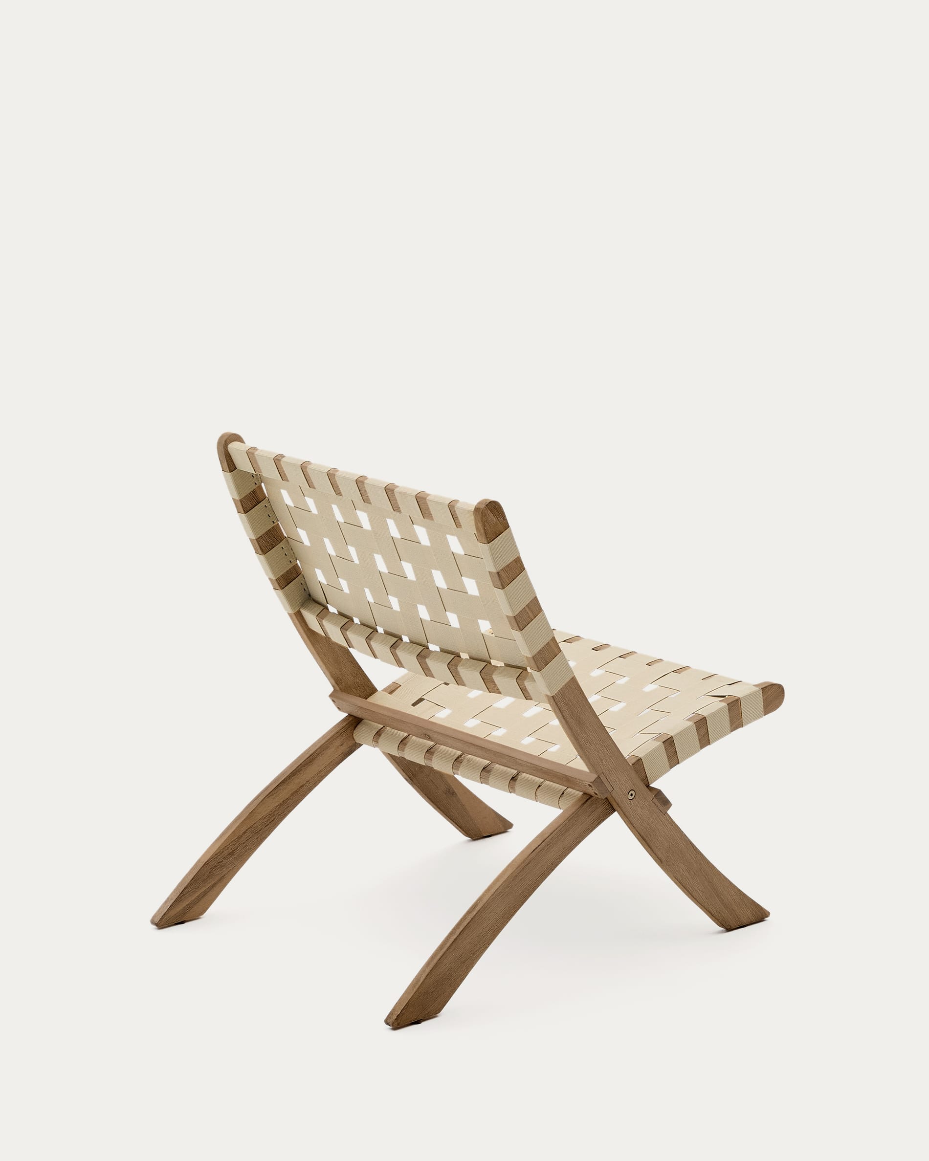 Klappsessel aus Akazienholz mit cremefarbenem Seil, FSC-zertifiziert, perfekt für komfortable und nachhaltige Entspannung.
