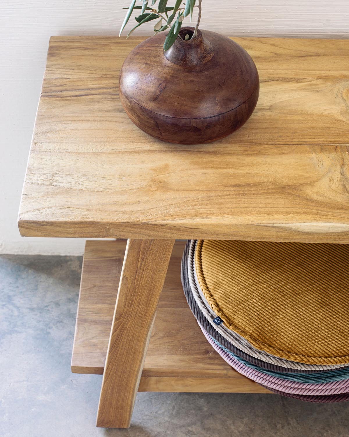 Massive Teakholzbank 150 cm, nachhaltig von Kave Home gefertigt.