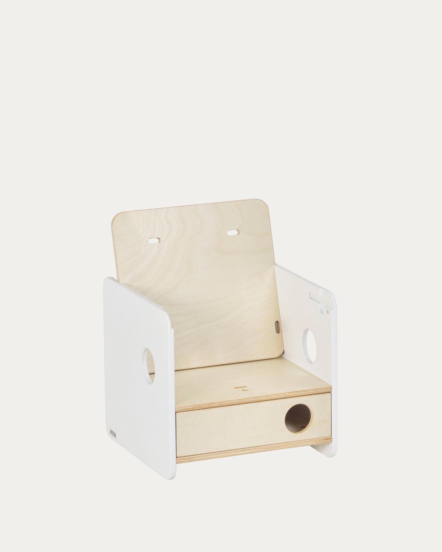 Der Nuun Stuhl aus Birkenfurnier von Kave Home ist ein mitwachsender, ergonomischer Sitz für Kinder, der Stil und Funktion vereint.