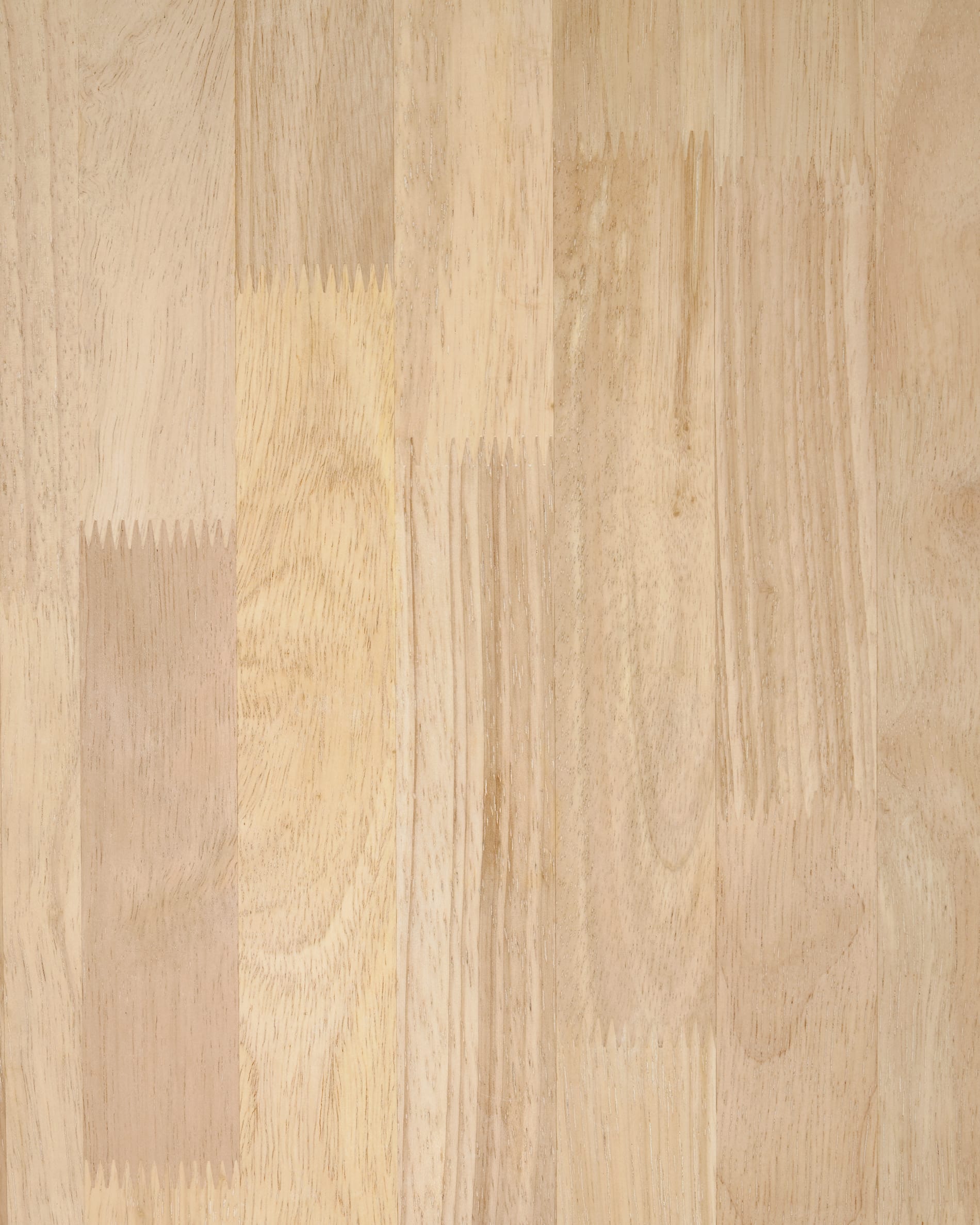 Der Dilcia Kindertisch (55 x 55 cm) aus robustem Kautschukholz bietet Kindern einen kreativen Raum zum Spielen und Lernen.