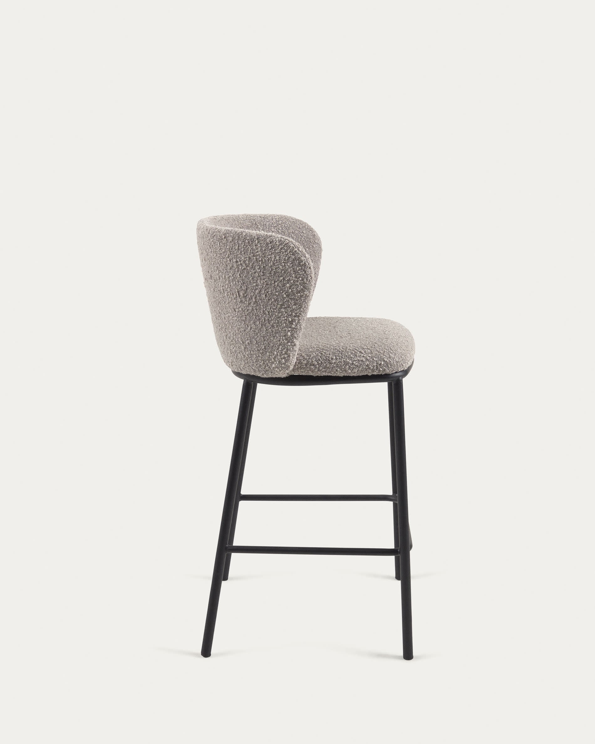 Ciselia Hocker 65 cm, hellgrau Bouclé, modern von Kave Home.