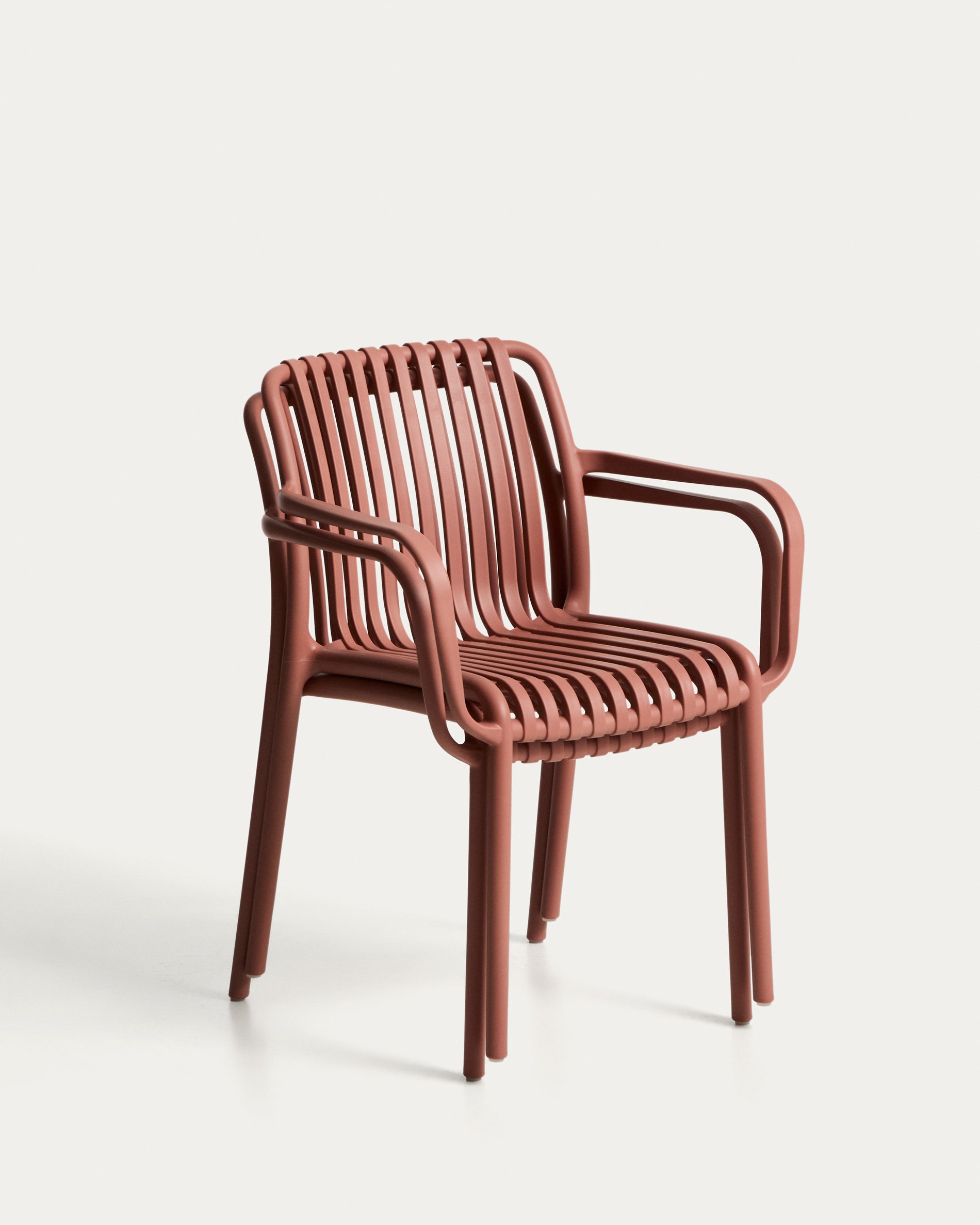 Stapelbarer Outdoor-Stuhl Isabellini in Terrakotta in Terrakotta präsentiert im Onlineshop von KAQTU Design AG. Gartenstuhl ist von Kave Home