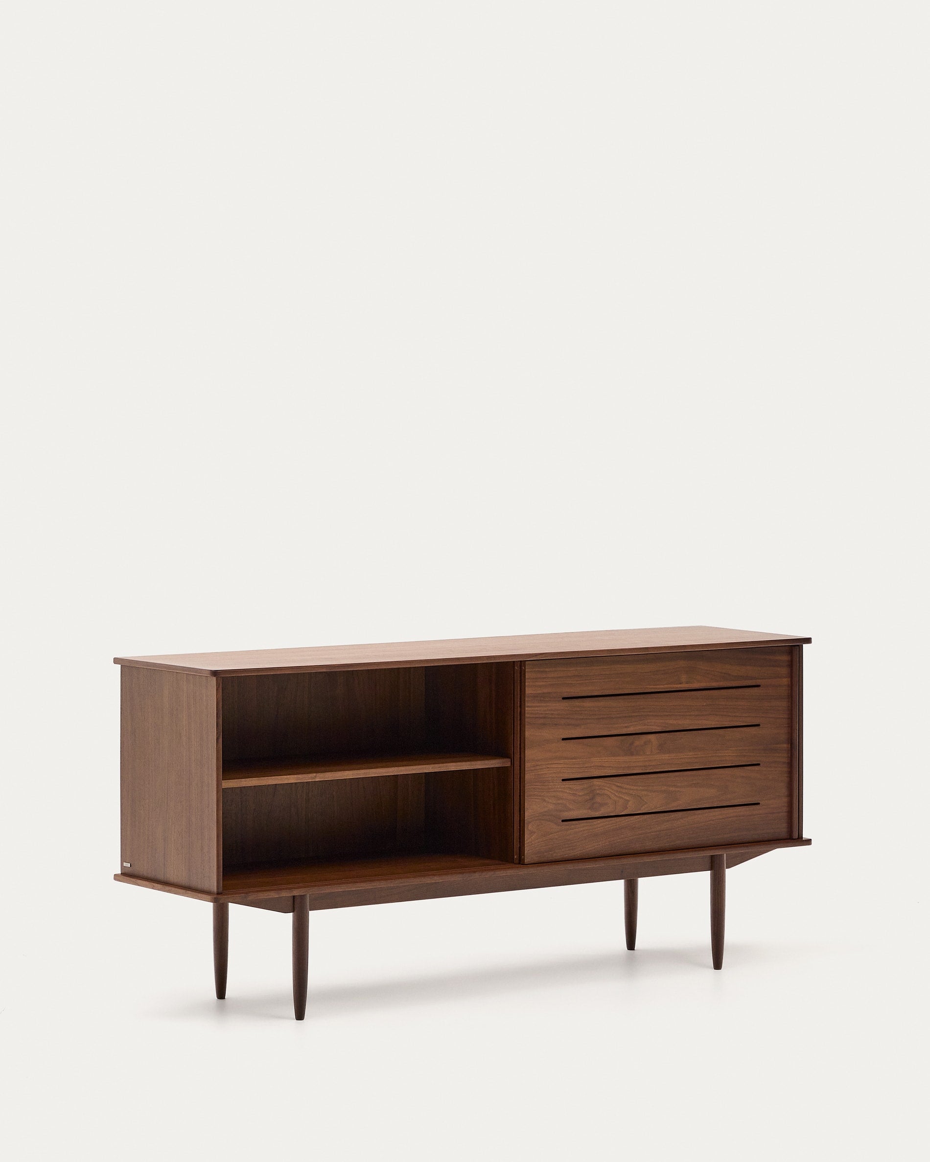 Das Carolin Sideboard aus edlem Nussholzfurnier bietet mit 2 Türen und 1 Schublade stilvollen Stauraum für Ihr Zuhause.