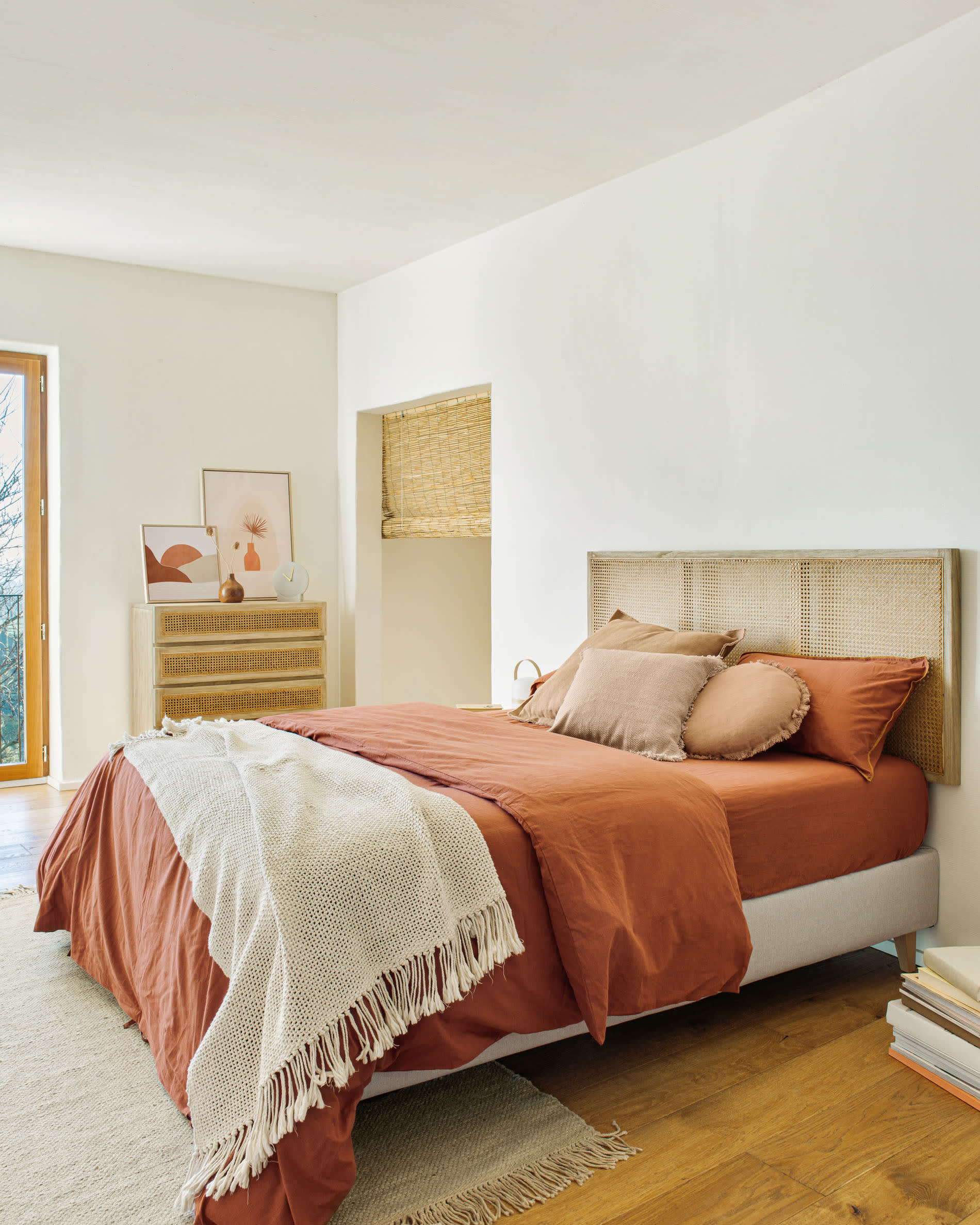 Komfortable Kissenfüllung Ø 45 cm von Kave Home, langlebig und weich, perfekt für Ihre Lieblingskissenbezüge.