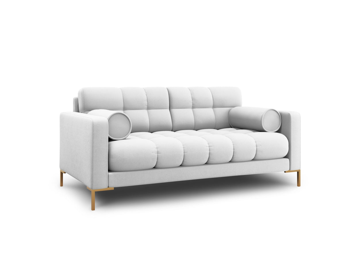Zweisitziges Sofa Bali mit Stoffbezug, Dekokissen und schlanken Metallbeinen