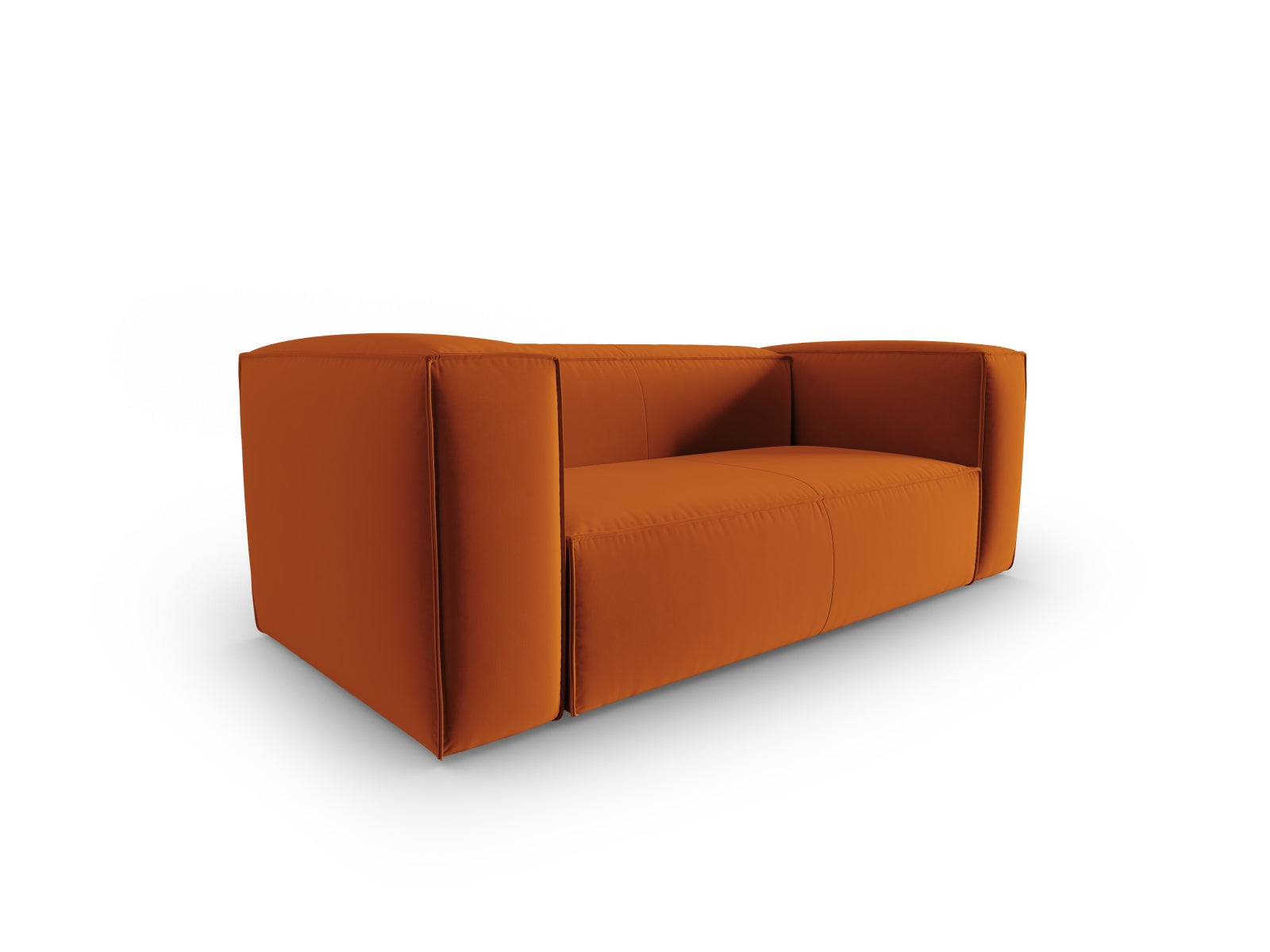 Entdecken Sie das luxuriöse Mackay Velour Sofa 2 Sitzer von Cosmopolitan Design – perfekt für moderne Wohnräume und ultimativen Komfort.