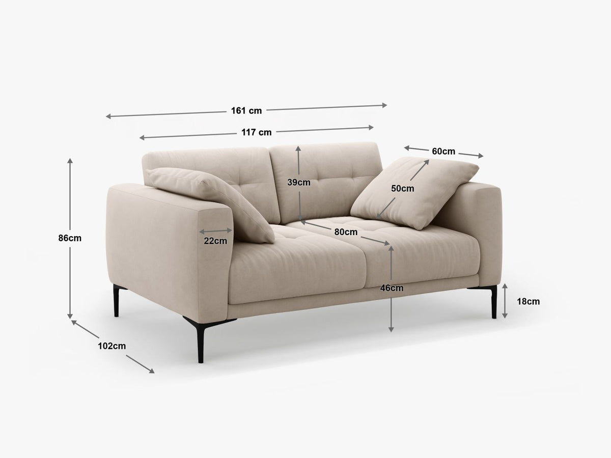 Beige Lazio 2-Sitzer Sofa von Cosmopolitan Design mit Sorella-Stoffbezug, Massivholzrahmen und schwarzen Metallbeinen im Studio.