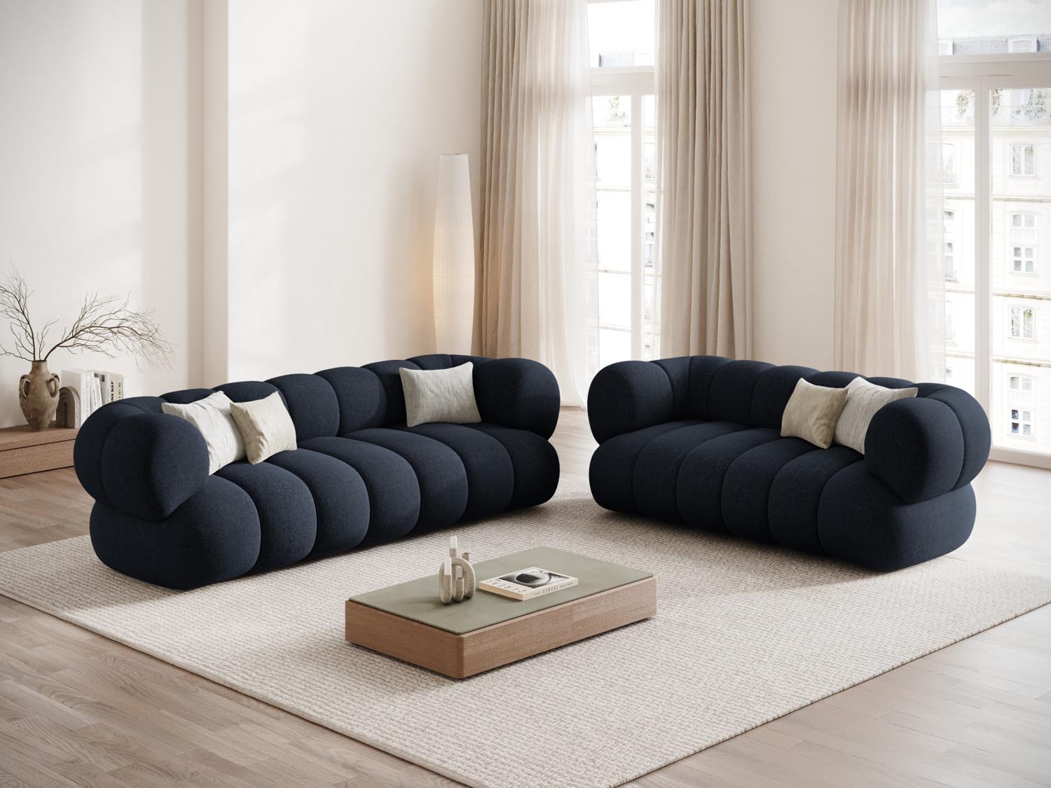 Elegantes Koge 2-Sitzer Sofa in sanftem Hellgrau, ideal für moderne Wohnräume, präsentiert von Cosmopolitan Design.