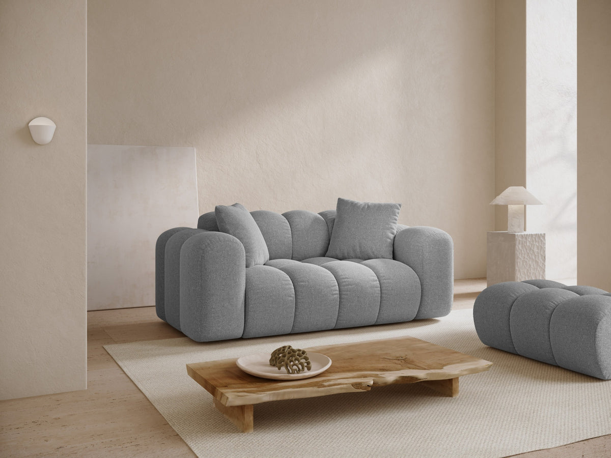 2-Sitzer Sofa Treno in Light Grey-Eden präsentiert im Onlineshop von KAQTU Design AG. 2er Sofa ist von Cosmopolitan Design