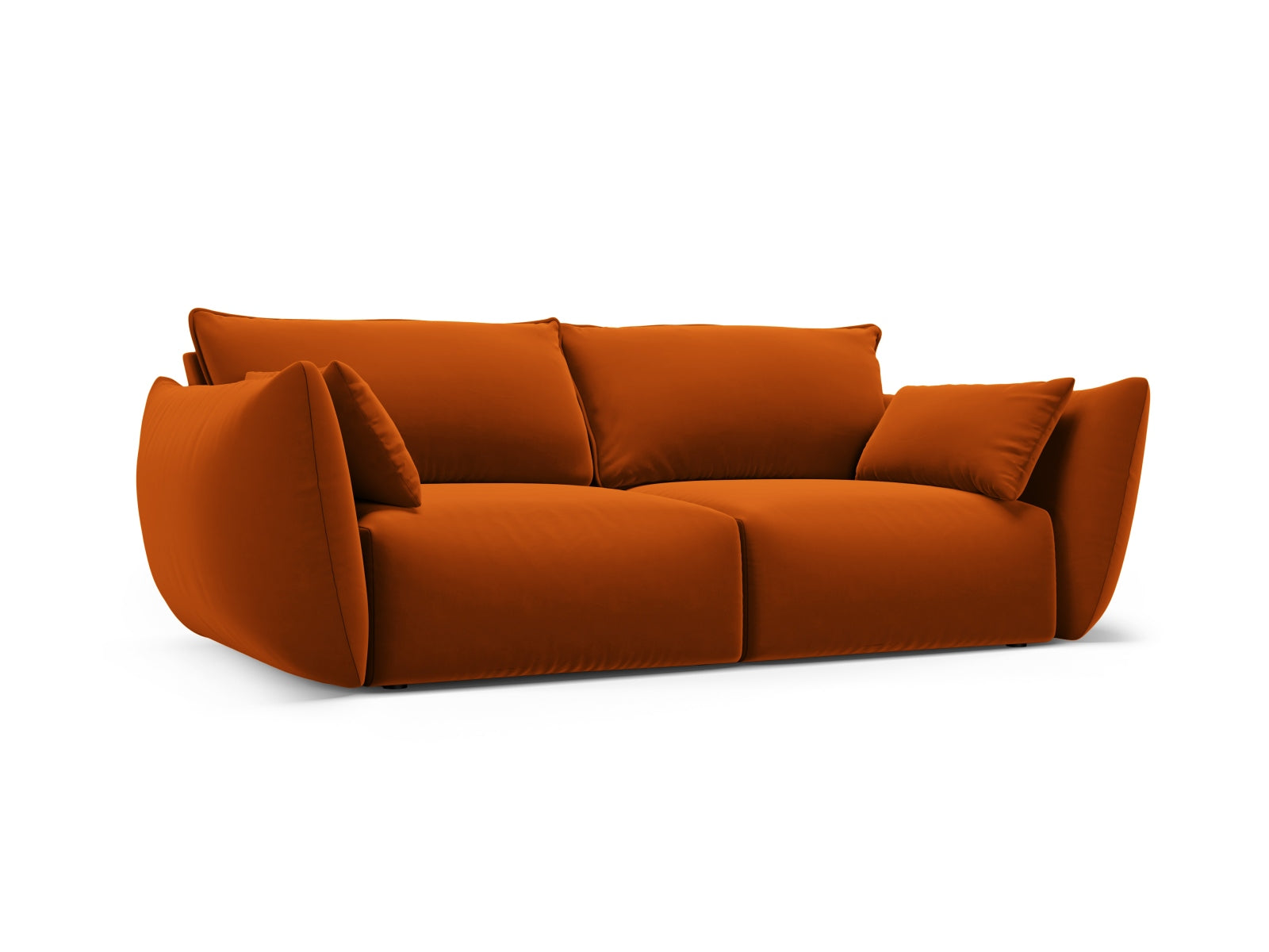 Elegantes 2-Sitzer Sofa Matera in warmem Terracotta, ideal für stilvolle Wohnräume, erhältlich bei KAQTU Design AG.