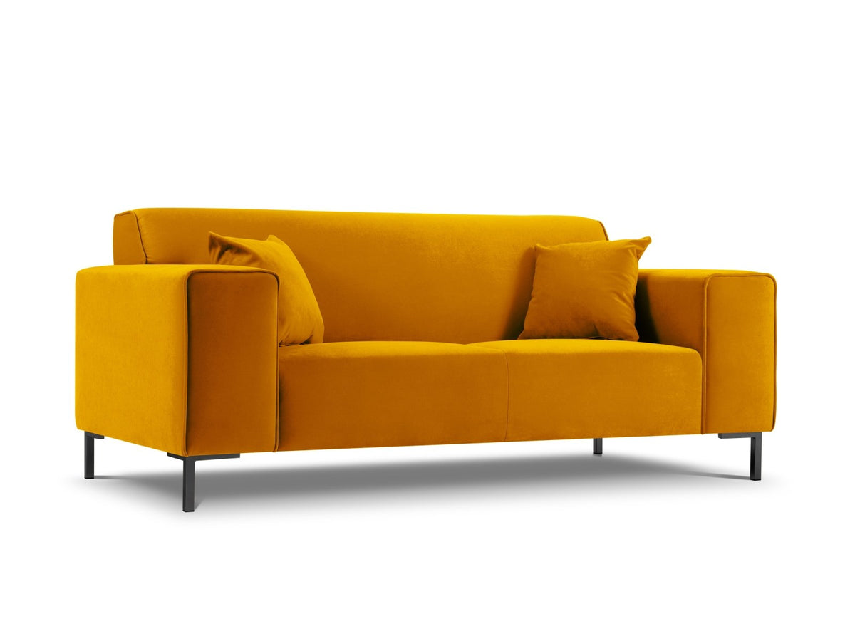 Zweisitzer-Sofa Siena in Beige-Salvador-Samt mit schwarzen Kunststoffbeinen, gepolsterter Sitzfläche und niedriger Rückenlehne, Frontansicht.