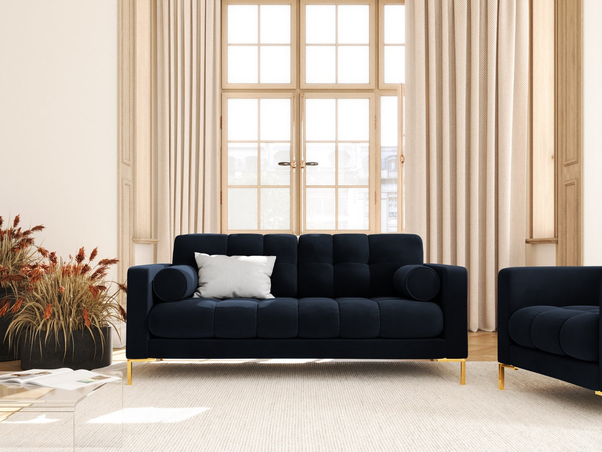 Zweisitziges Sofa Bali mit Stoffbezug, Dekokissen und schlanken Metallbeinen