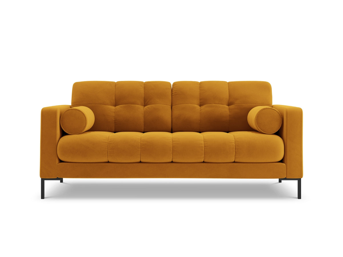 Zweisitziges Sofa Bali mit Stoffbezug, Dekokissen und schlanken Metallbeinen
