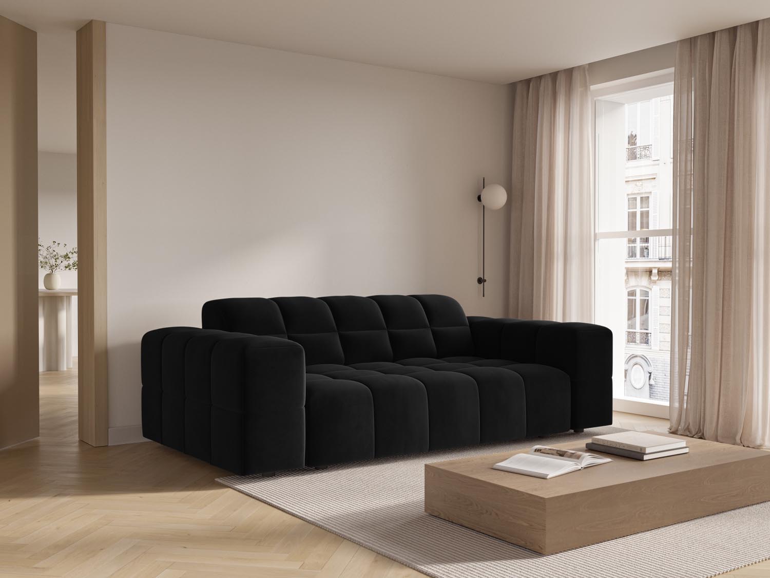 Erleben Sie das stilvolle Chicago Velour Sofa 2 Sitzer von Cosmopolitan Design – ideal für Ihr modernes Wohnzimmer und höchsten Sitzkomfort.