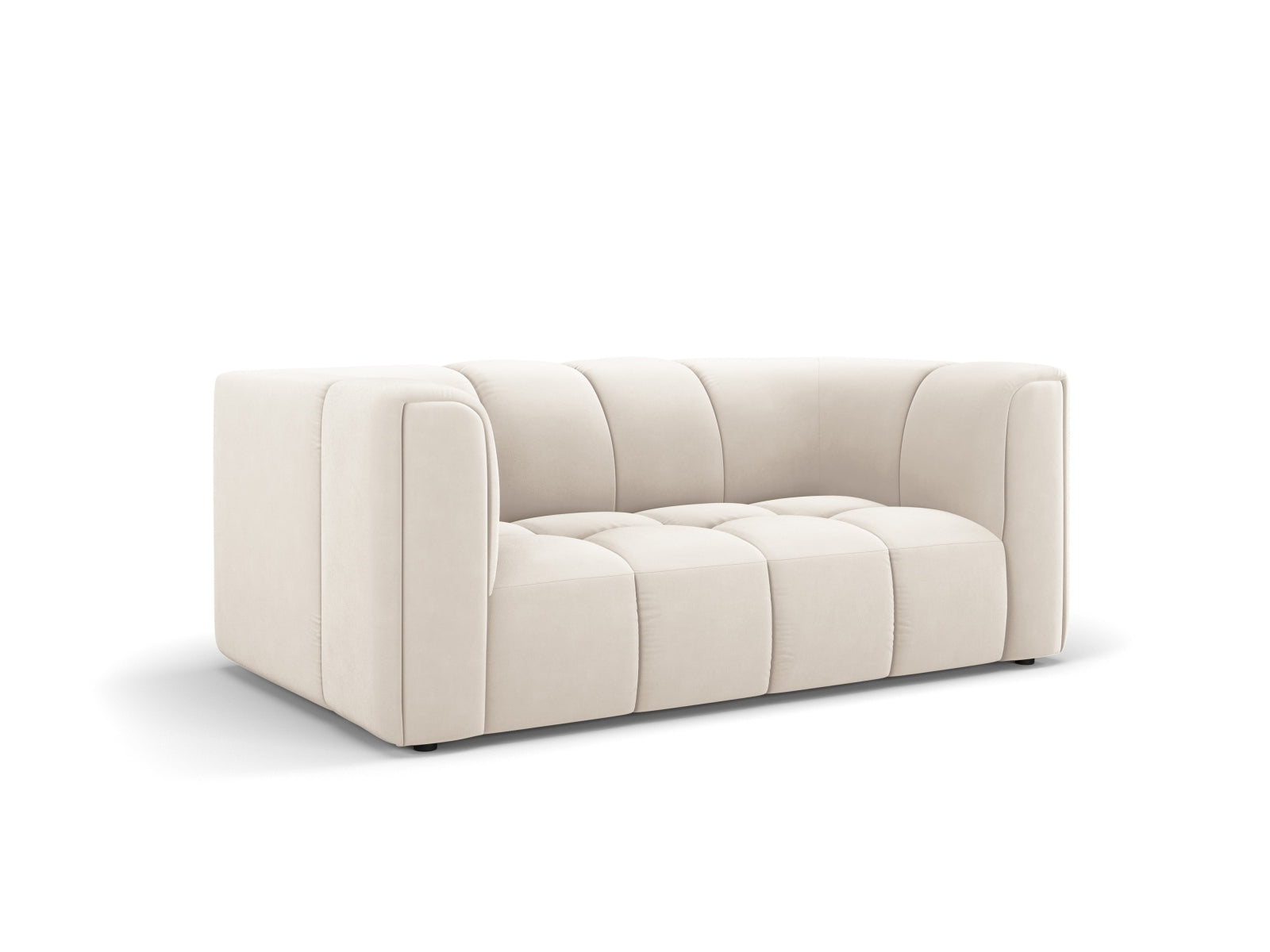 Elegantes 2-Sitzer Sofa Moritz in sanftem Beige, ideal für stilvolle Wohnräume, erhältlich bei KAQTU Design AG.
