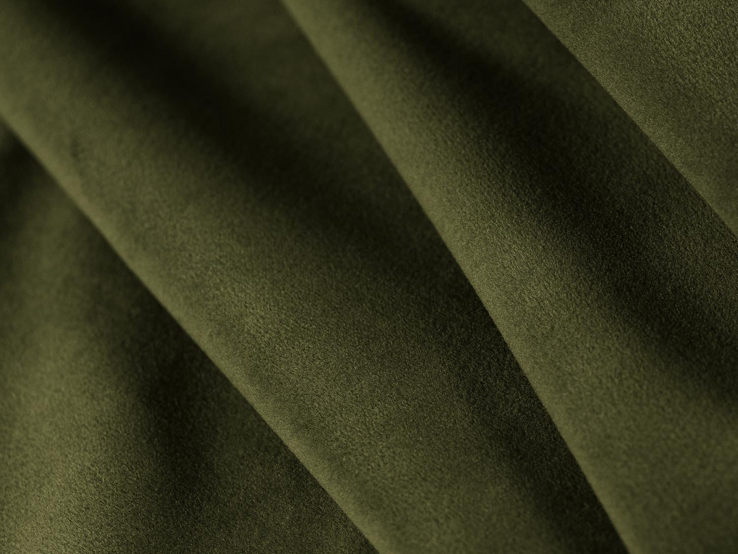 Elegantes Belfast Velour Sofa in Army Green, ideal für kompakte Wohnräume, bietet Schlaffunktion und zusätzlichen Stauraum.