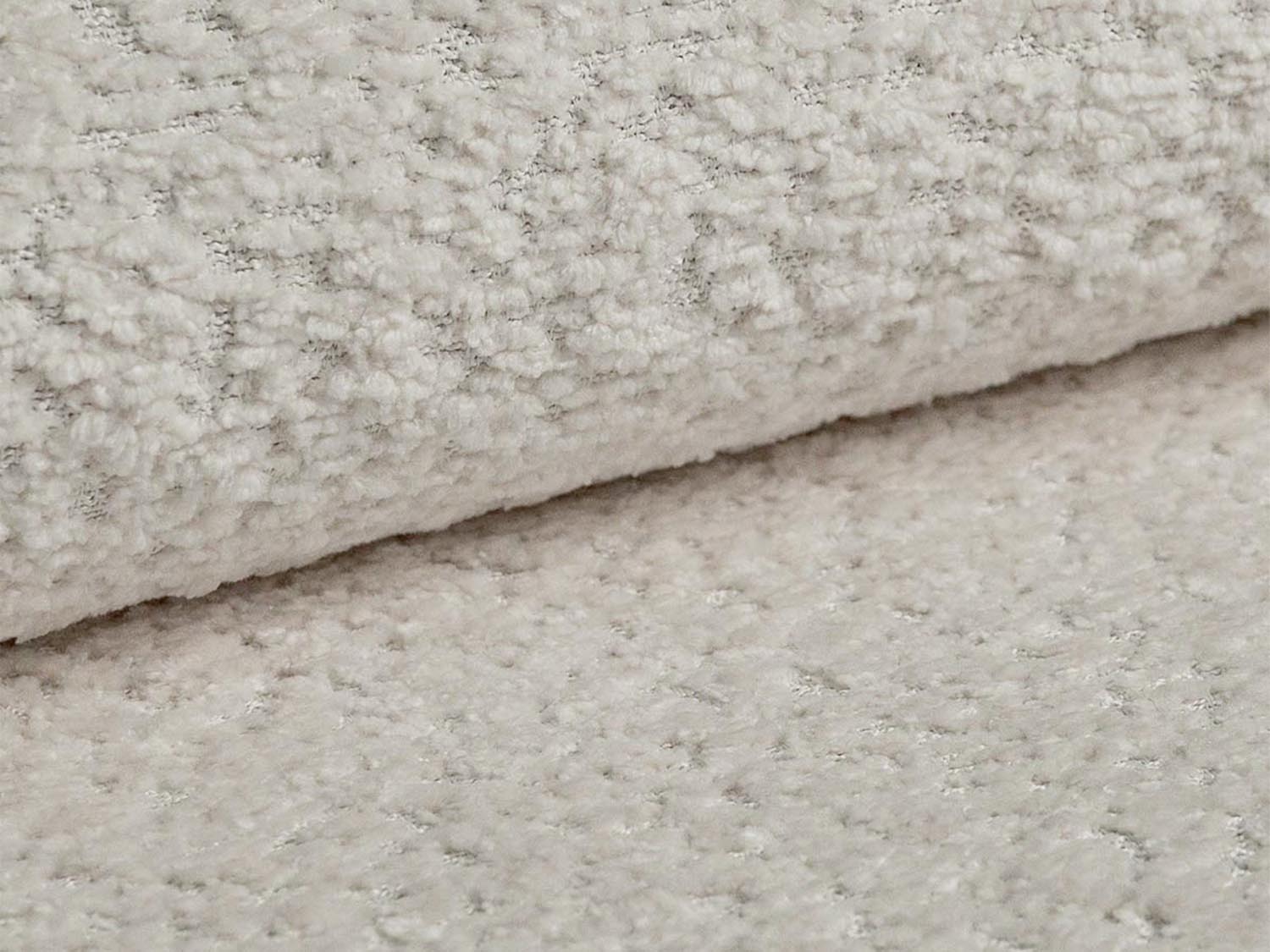 Elegantes Kemi Sofa in hellem Beige, ideal als Schlafsofa für Gäste und als stilvolles Möbelstück für jedes Wohnzimmer.