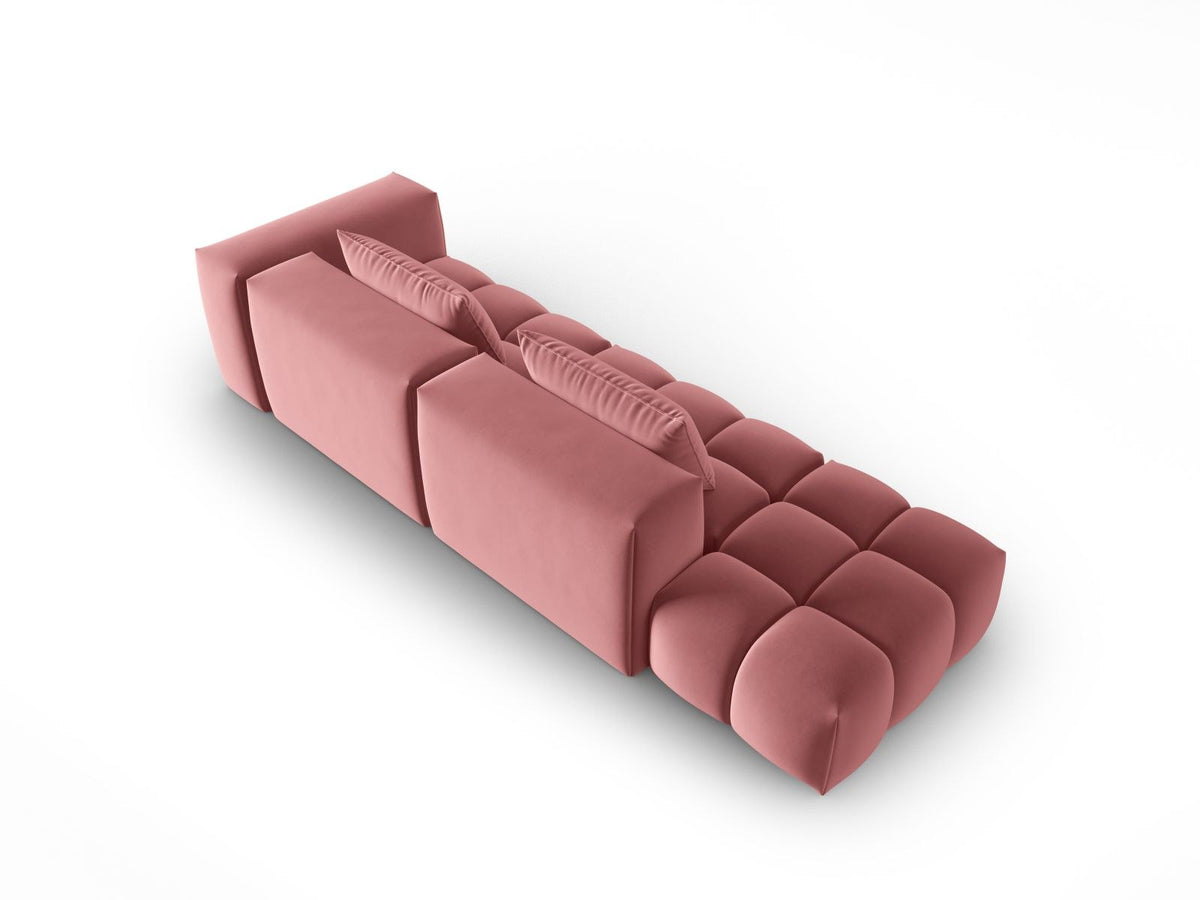 Modulares 4er Sofa Verona mit sandfarbenem Casino-Samtbezug, schwarzen Kunststoffbeinen und geradliniger Rückenlehne, Ansicht von links.