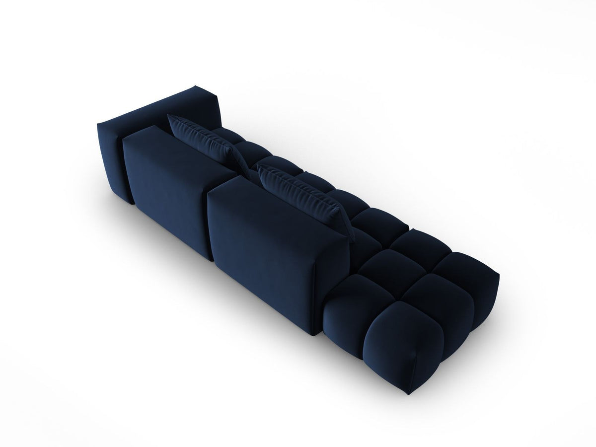 Modulares 4er Sofa Verona mit sandfarbenem Casino-Samtbezug, schwarzen Kunststoffbeinen und geradliniger Rückenlehne, Ansicht von links.