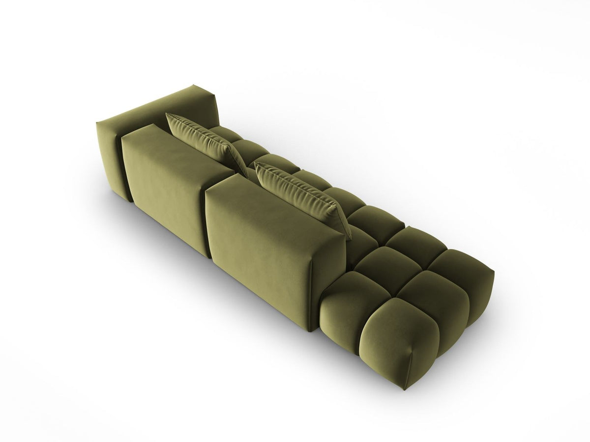 Modulares 4er Sofa Verona mit sandfarbenem Casino-Samtbezug, schwarzen Kunststoffbeinen und geradliniger Rückenlehne, Ansicht von links.