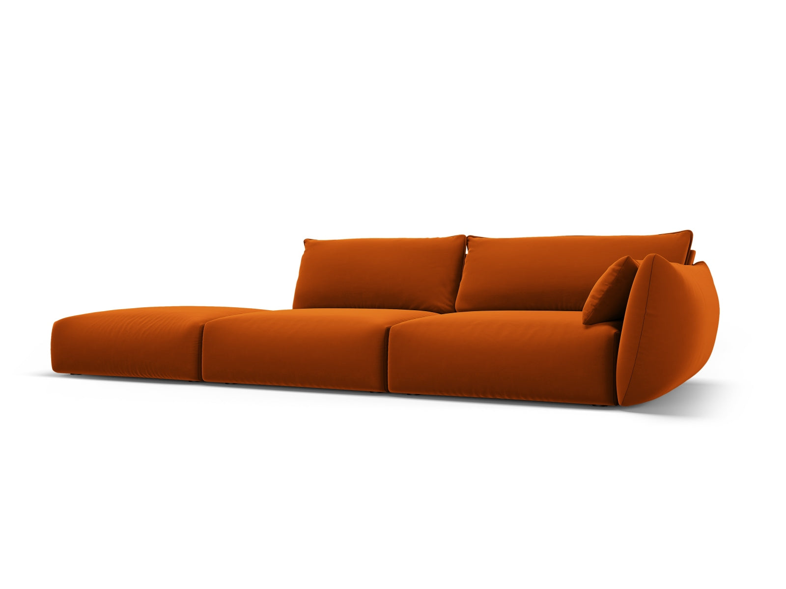 Elegantes 4-Sitzer Sofa links Matera in warmem Terracotta, ideal für stilvolle Wohnräume, erhältlich bei KAQTU Design AG.