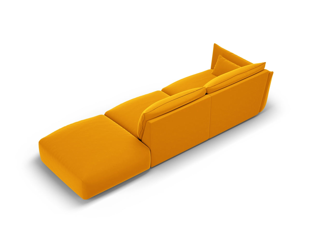 4er Sofa Matera mit Rückenlehne und Ottoman, Stoffbezug, kurze schwarze Beine