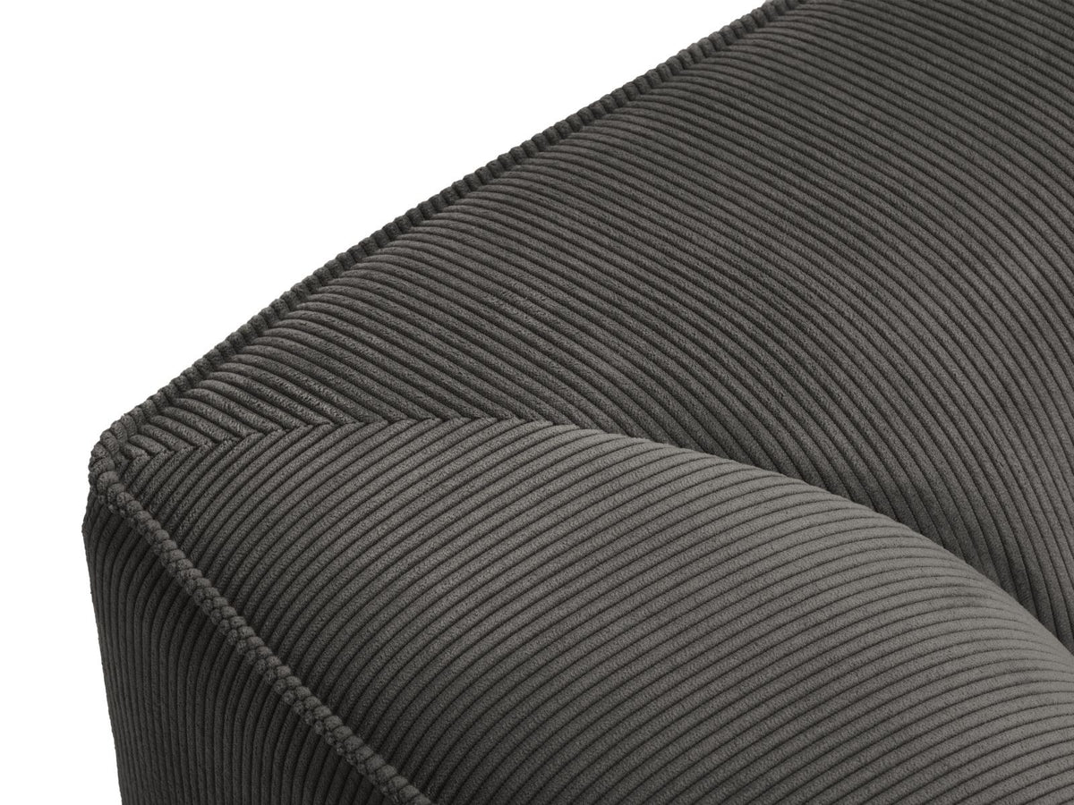 Gelbes 3-Sitzer Sofa Siena mit Massivholzrahmen, Ottawa-Stoffbezug und schwarzen Kunststoffbeinen aus Polypropylen, Frontalansicht.