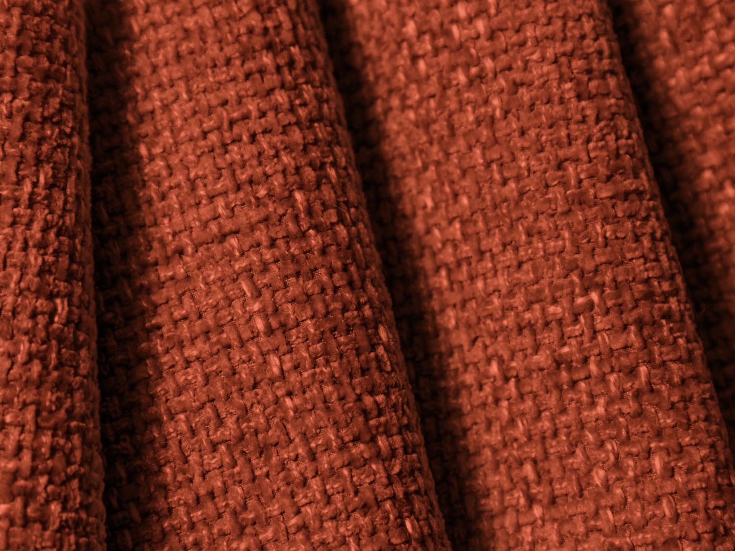 Elegantes 3-Sitzer Sofa Tulum in ansprechendem Terracotta, ideal für zeitgemäße Einrichtungsideen von Cosmopolitan Design.