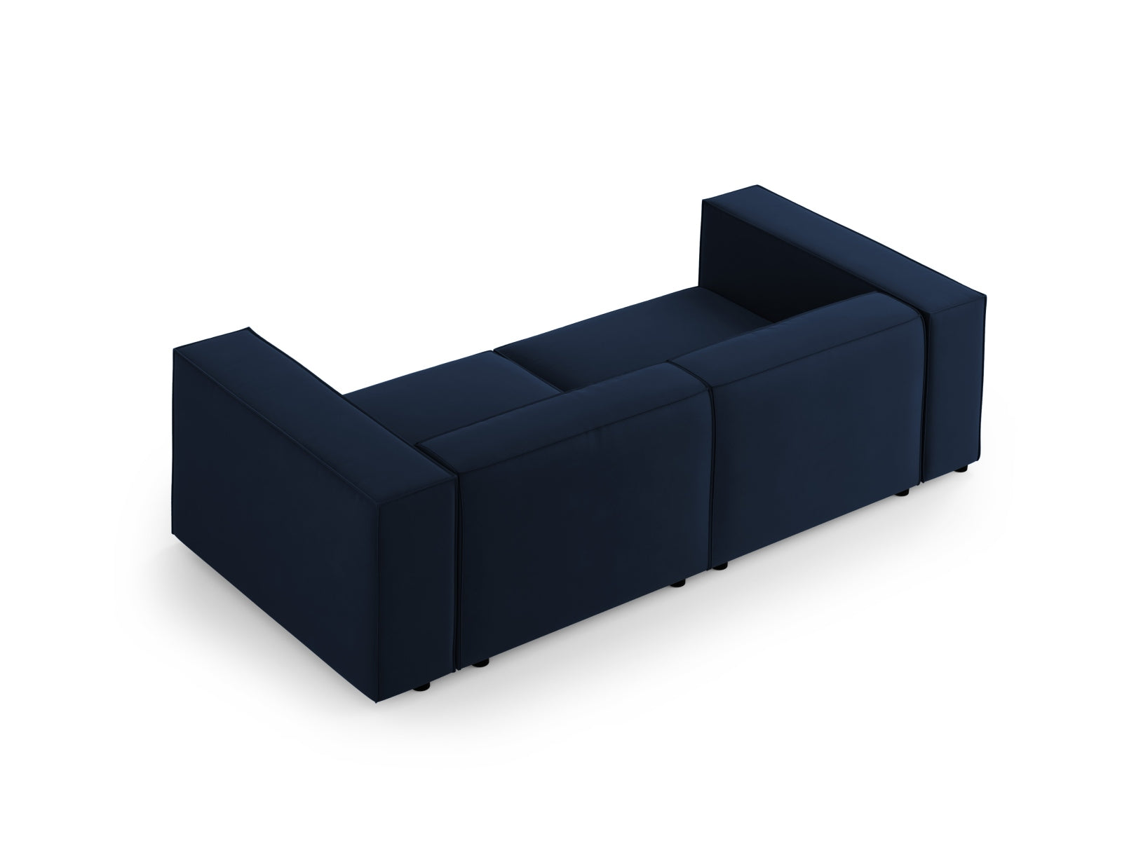 Entdecken Sie das elegante Arendal Velour Sofa 3 Sitzer von Cosmopolitan Design. Perfekt für Ihr modernes Zuhause, vereint es Komfort und zeitlose Eleganz.